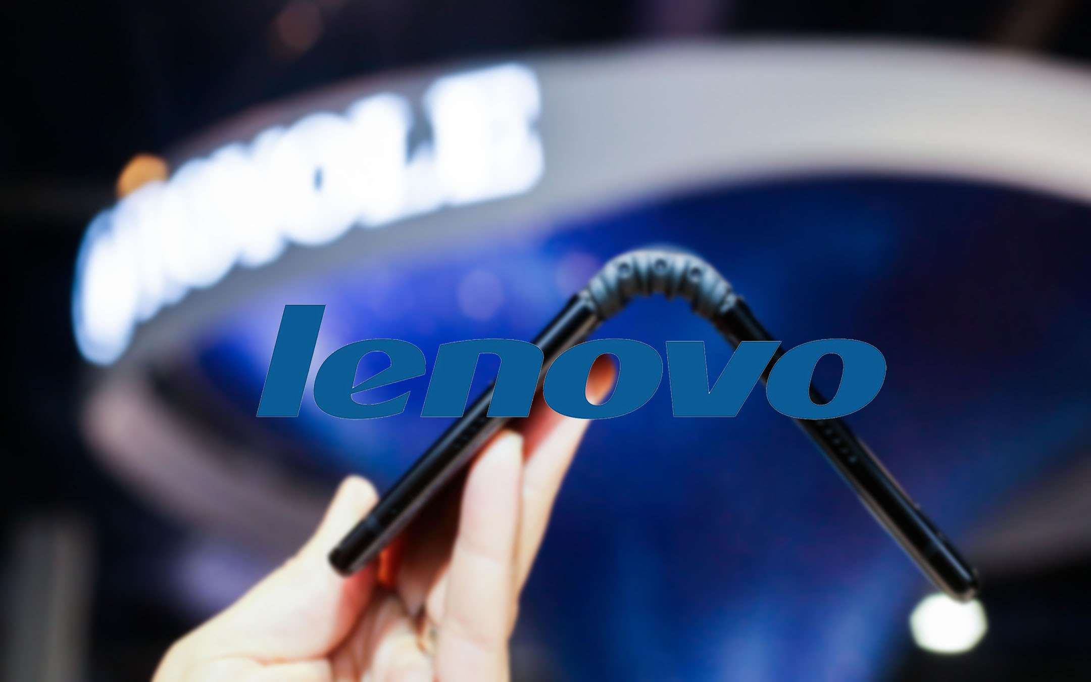 Anche Lenovo avrà un pieghevole: ecco il brevetto