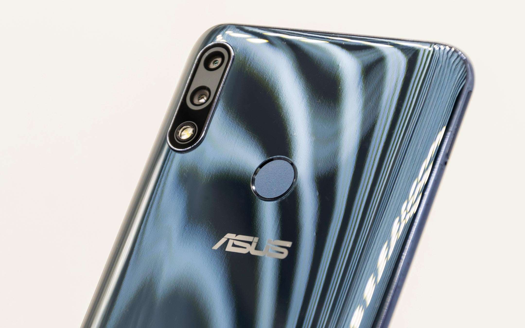 ASUS presenta ZenFone Max Pro (M2) e Max (M2)