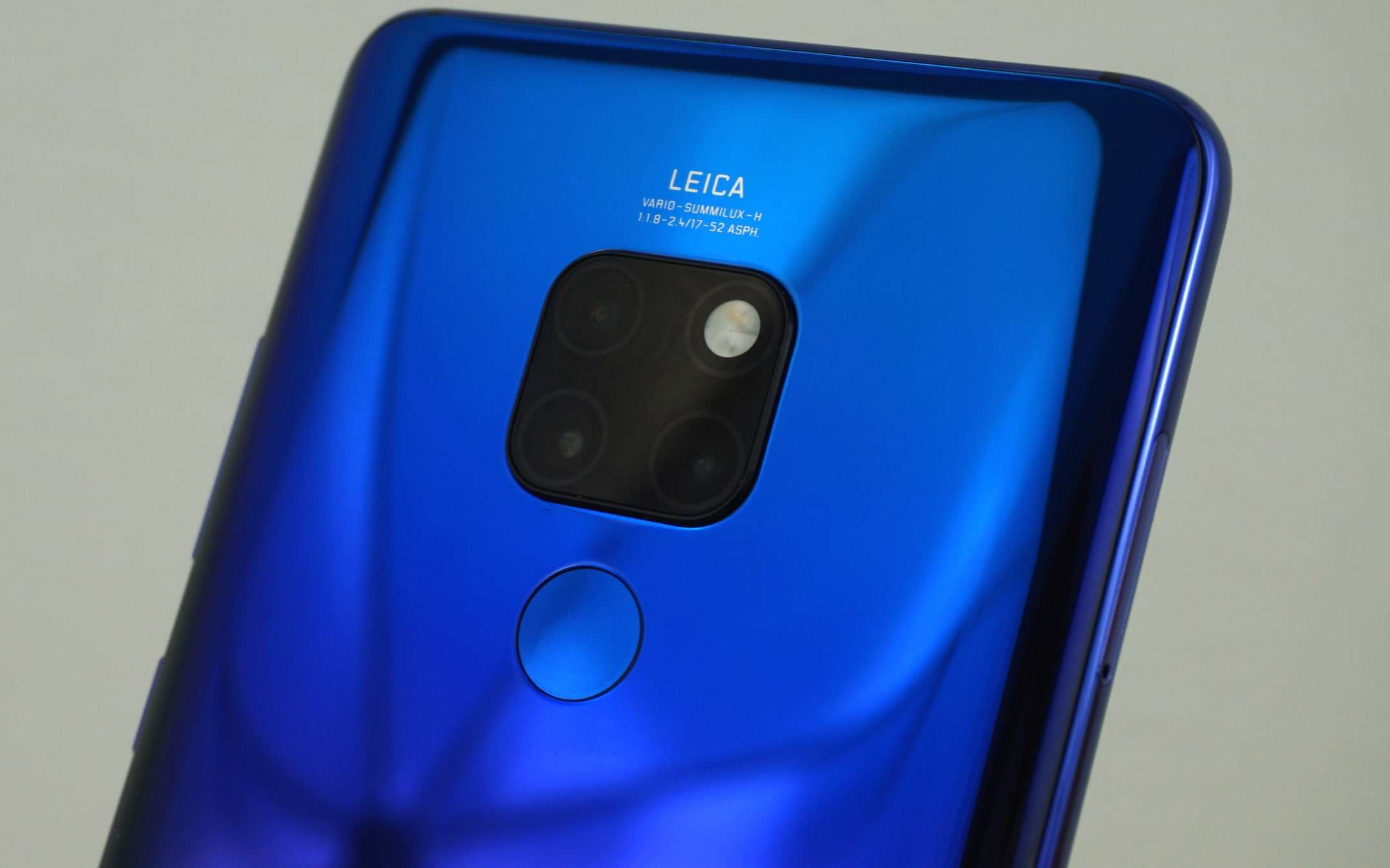 Huawei Mate 20 a 300€ con TIM Party: 10€ al mese