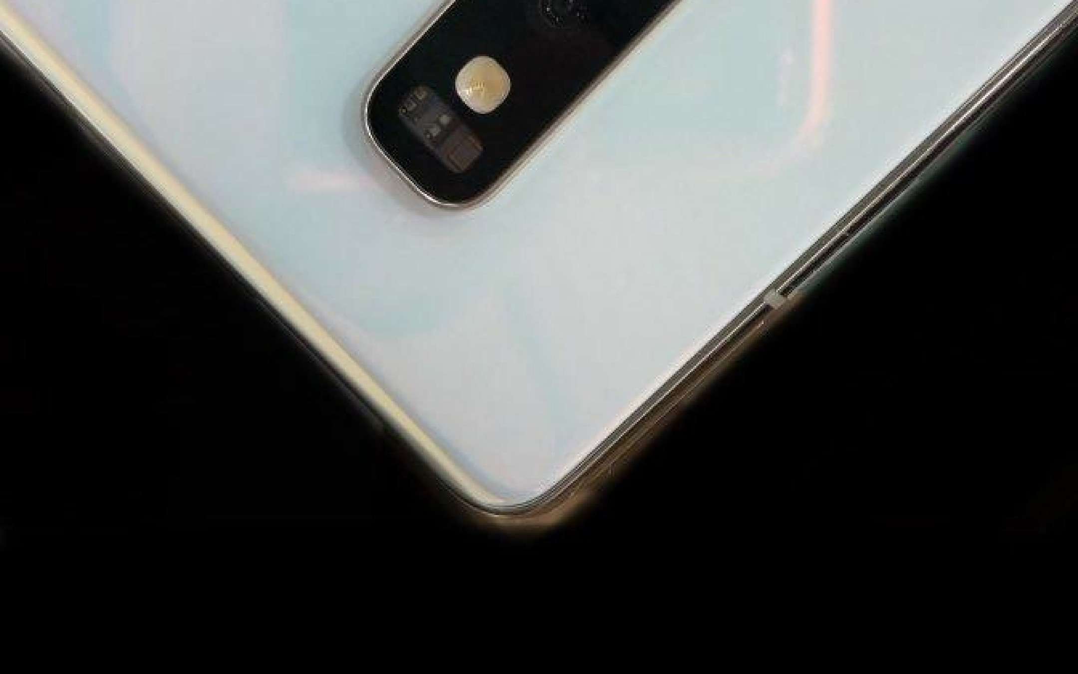 Galaxy S10+: la foto della variante in ceramica