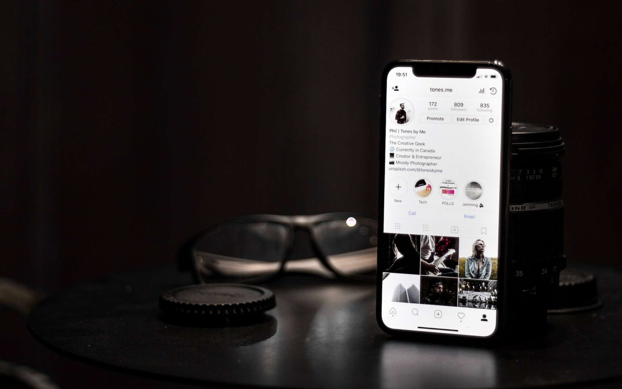 Instagram: eliminati account e follower falsi