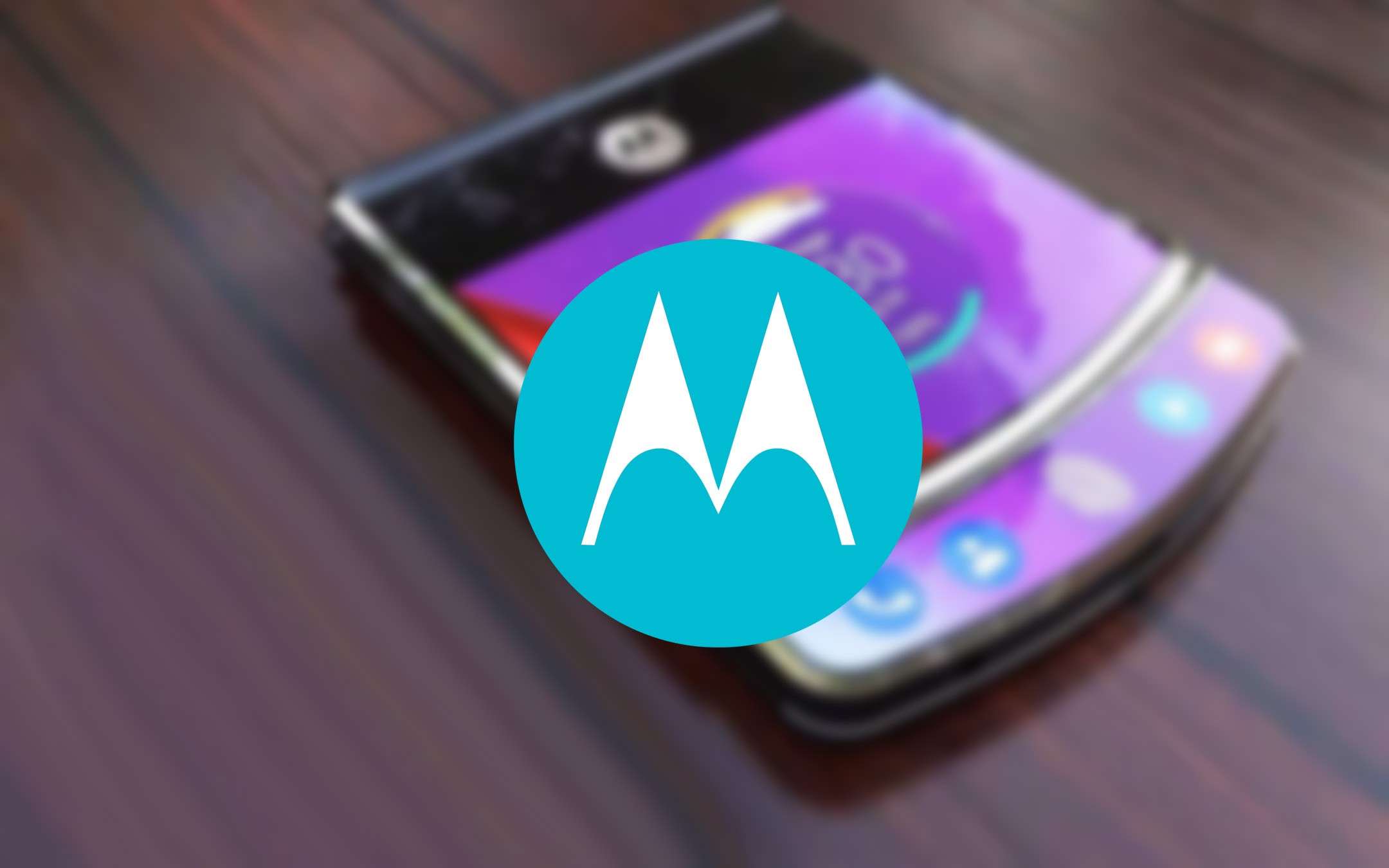 Motorola RAZR: le funzionalità del pieghevole