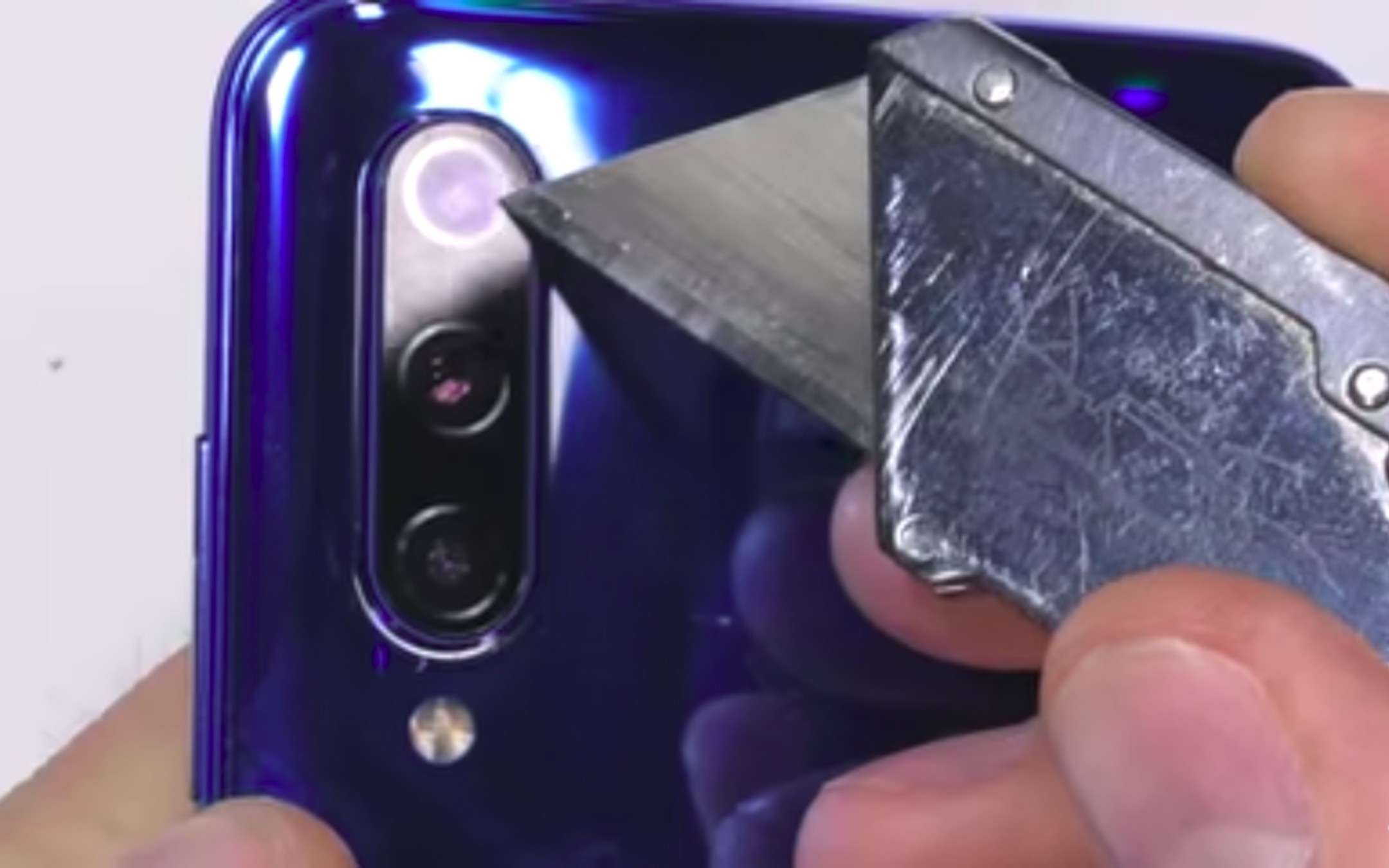 Xiaomi Mi 9: resiste bene, ma non sempre Xiaomi Mi 9: resiste bene, ma non sempre