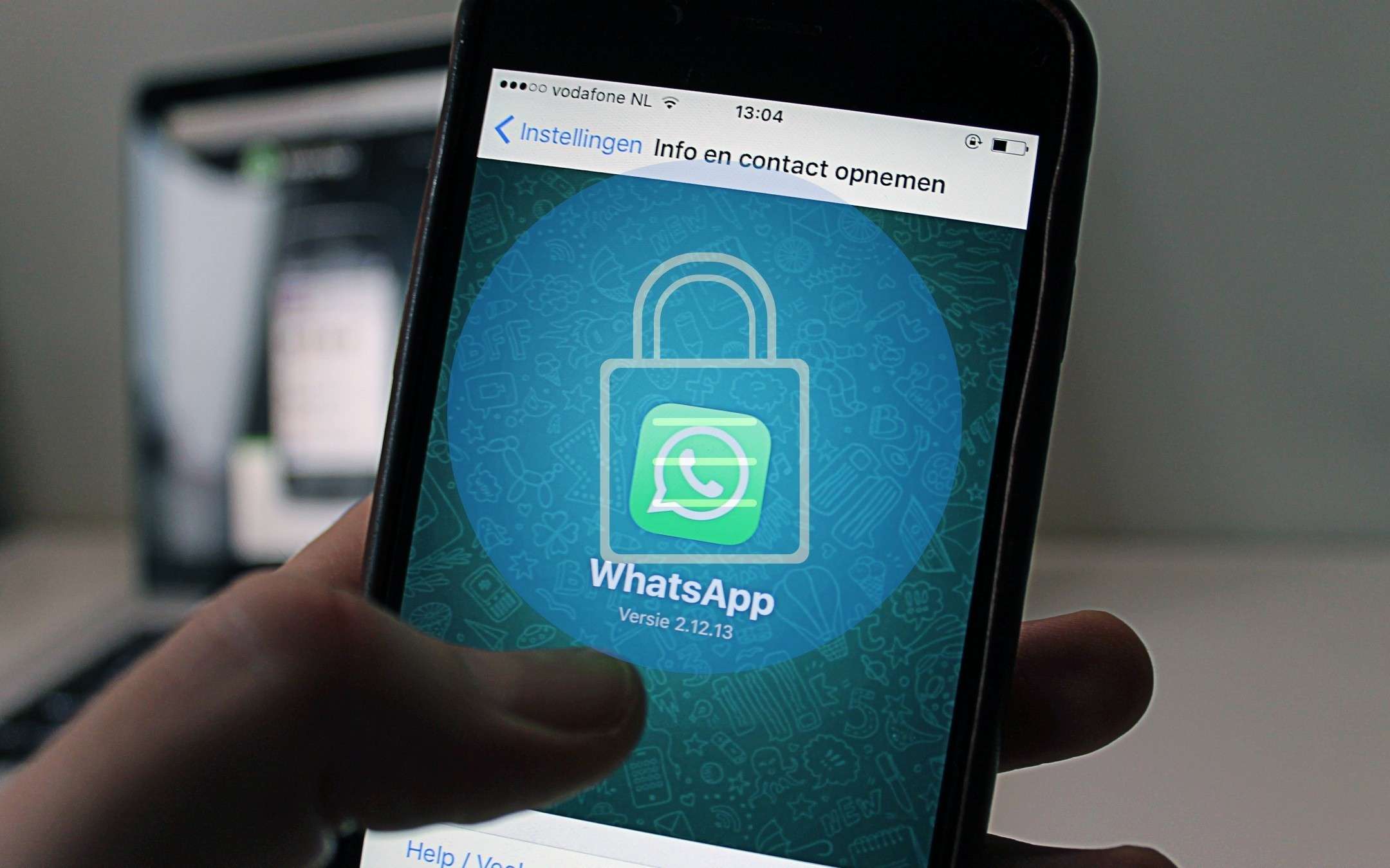 Le versioni di WhatsApp affette dallo spyware