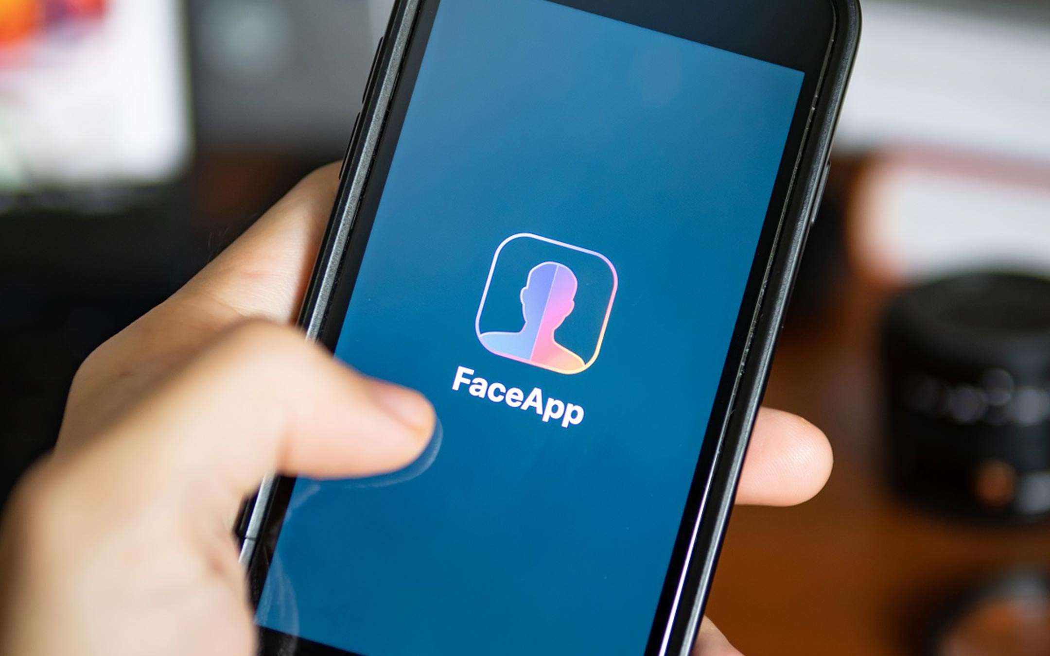 FaceApp Pro: l'app non esiste, è una truffa