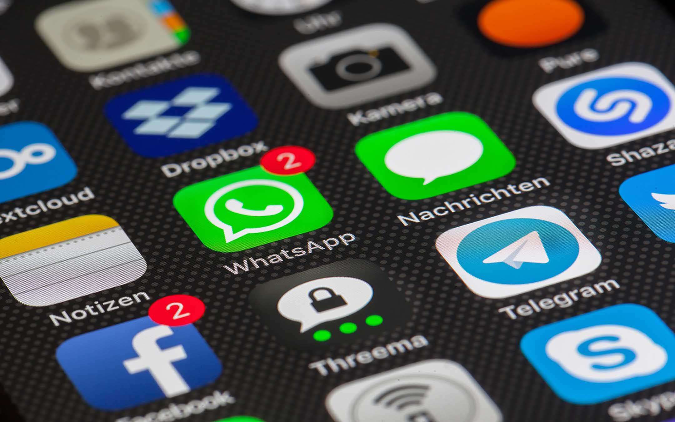 WhatsApp: ora i messaggi li legge Google Assistant