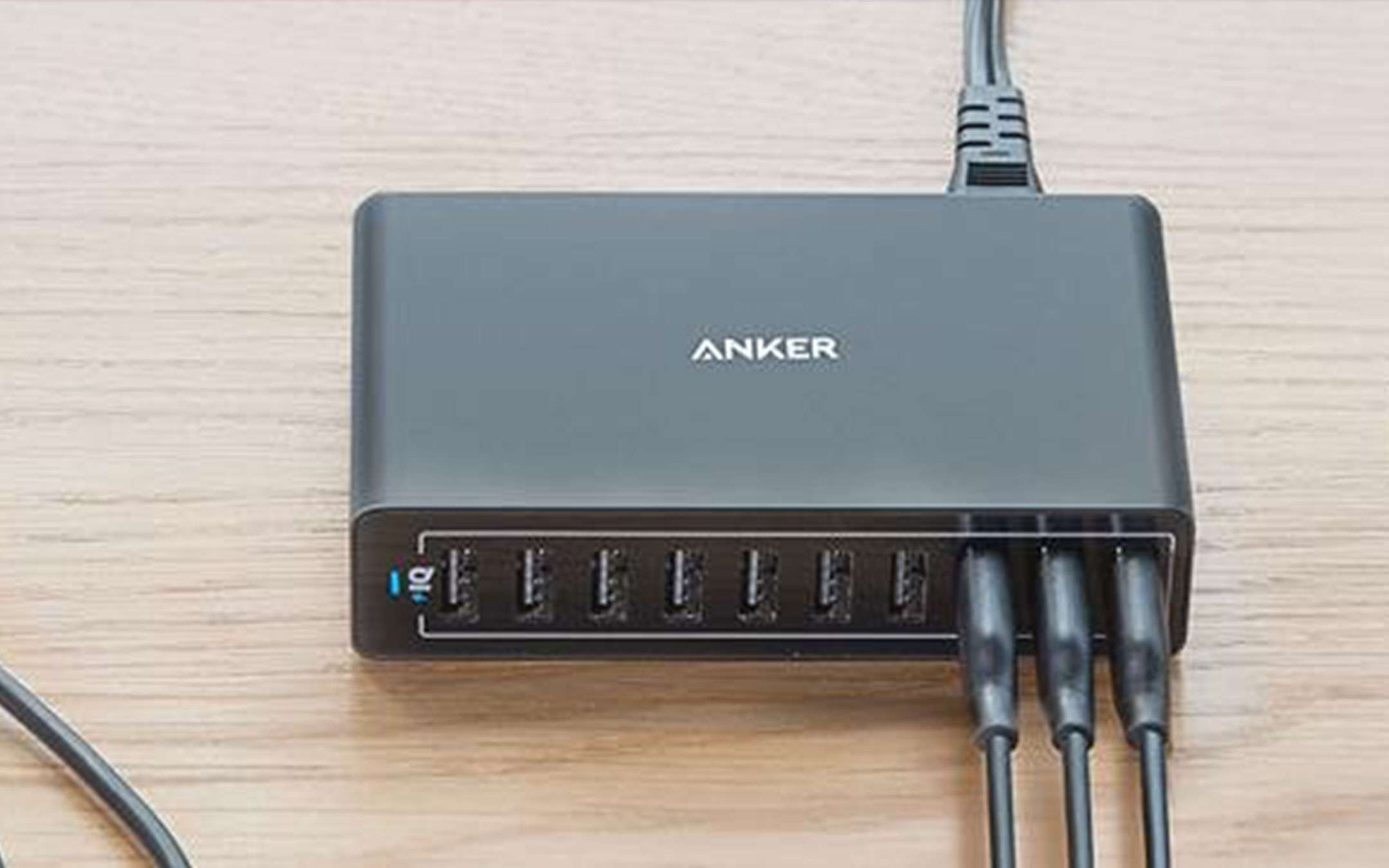 Anker PowerPort 10 a 22€: è il Black Friday Amazon