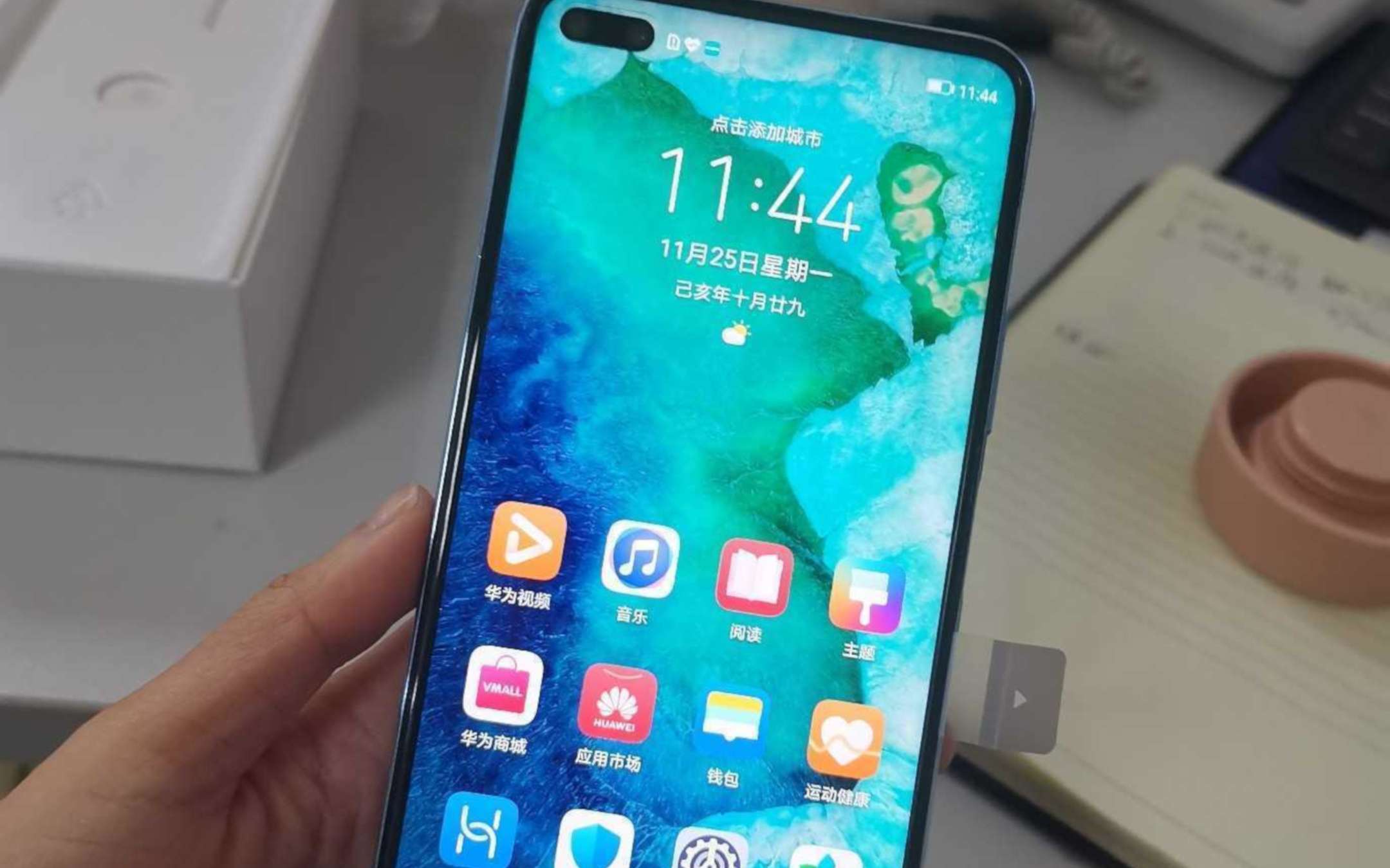 HONOR V30 5G: l'hands-on a un giorno dal lancio