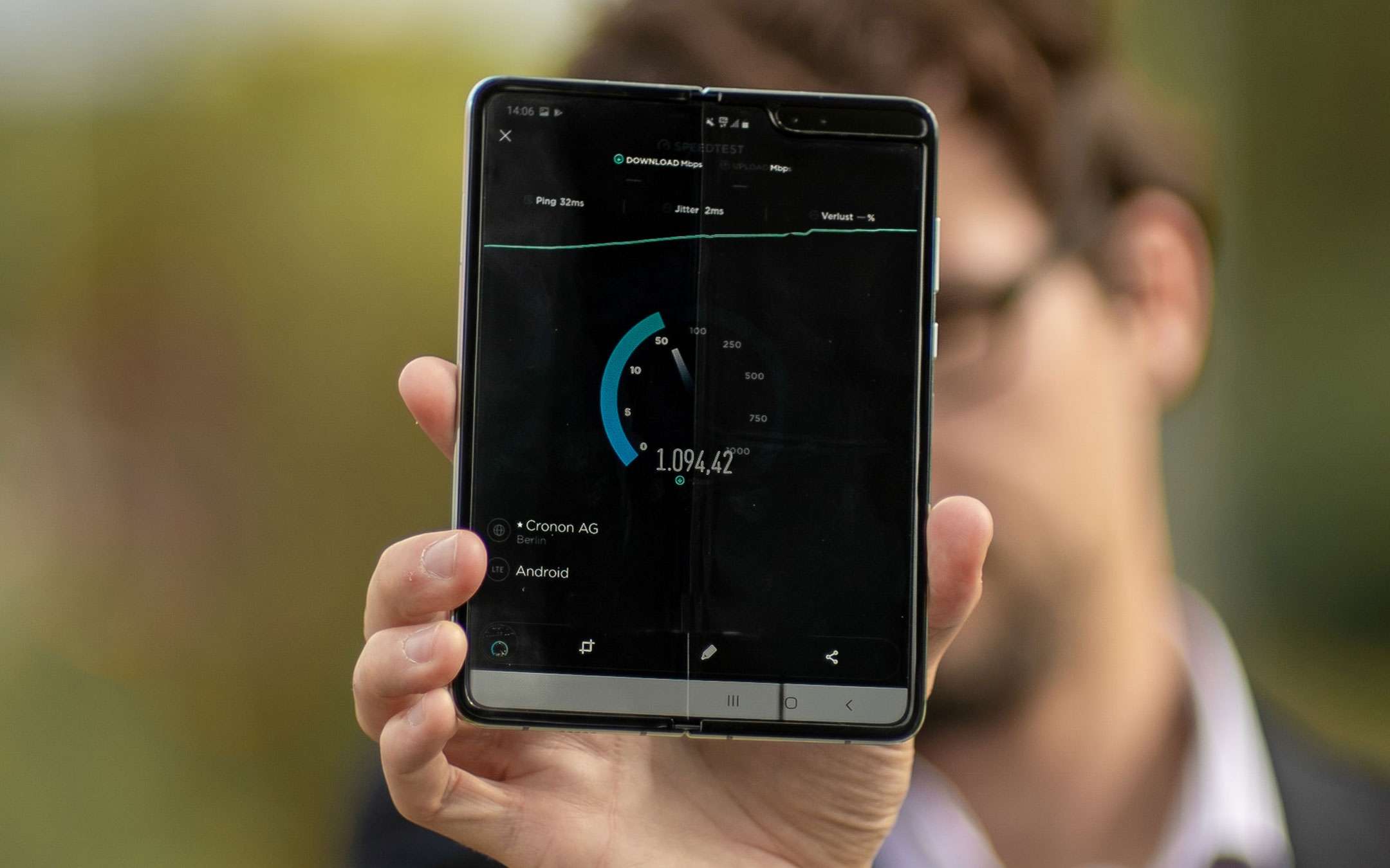 Samsung brevetta smartphone due volte pieghevole