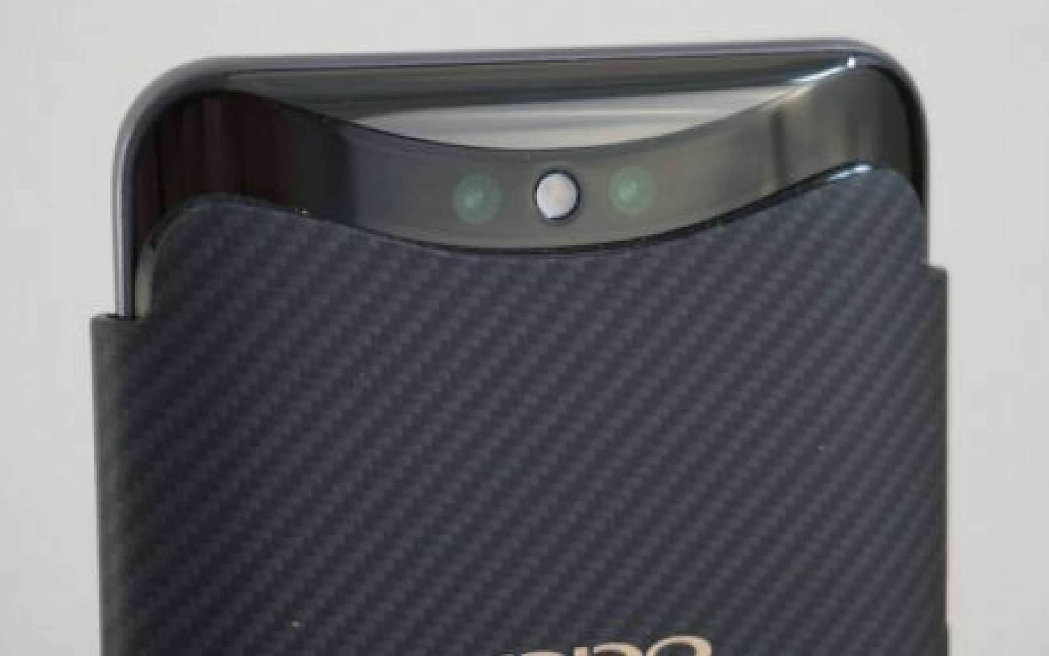 OPPO Find X 2: ricarica senza fili impressionante OPPO Find X 2: ricarica senza fili impressionante