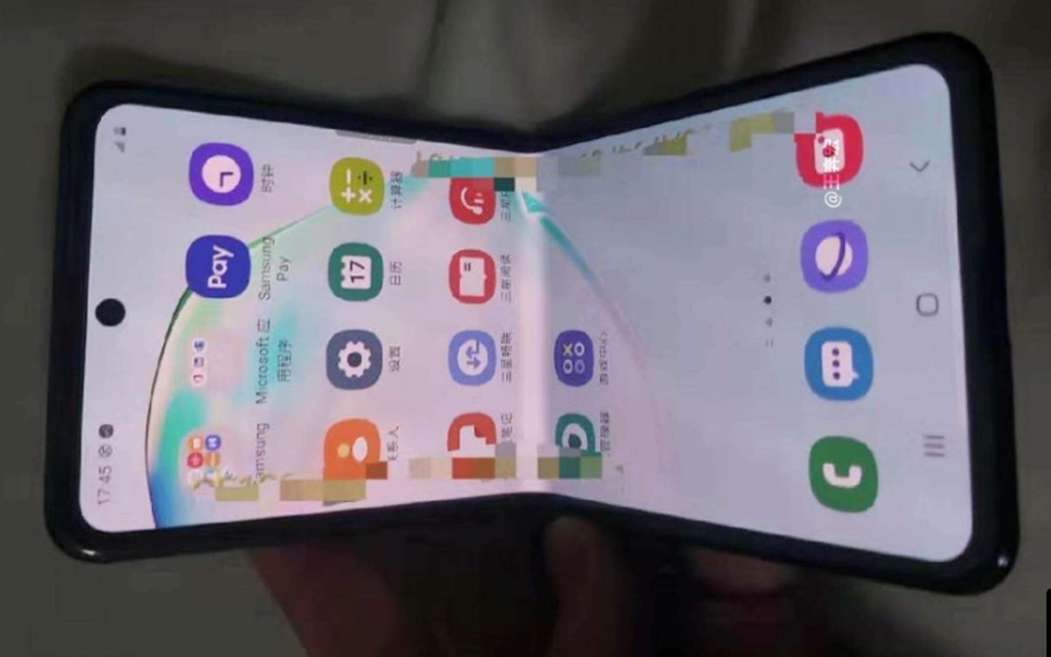 Samsung Galaxy Fold 2: foto reali, è bellissimo!