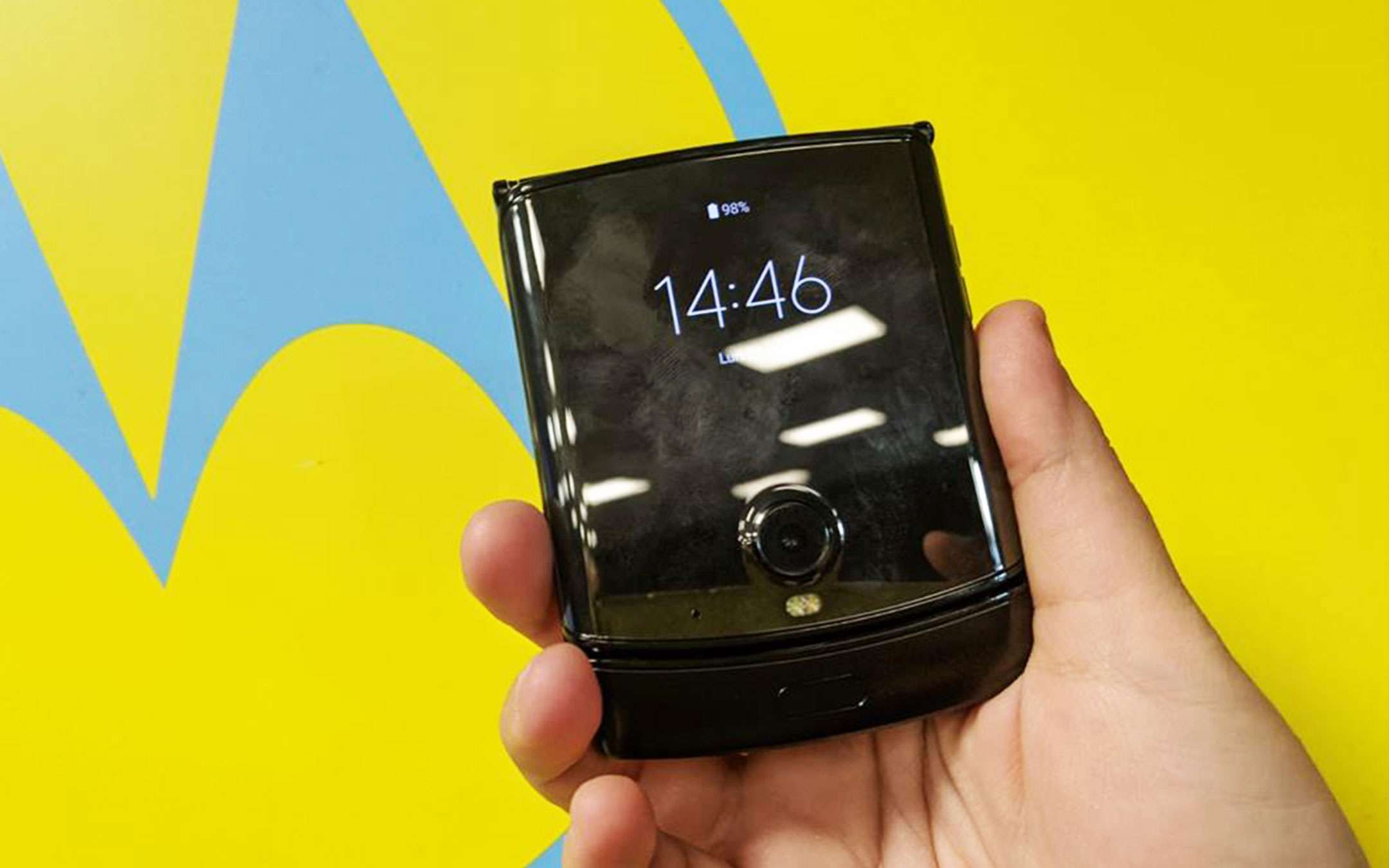 Motorola Razr: maneggiare con cura (VIDEO)