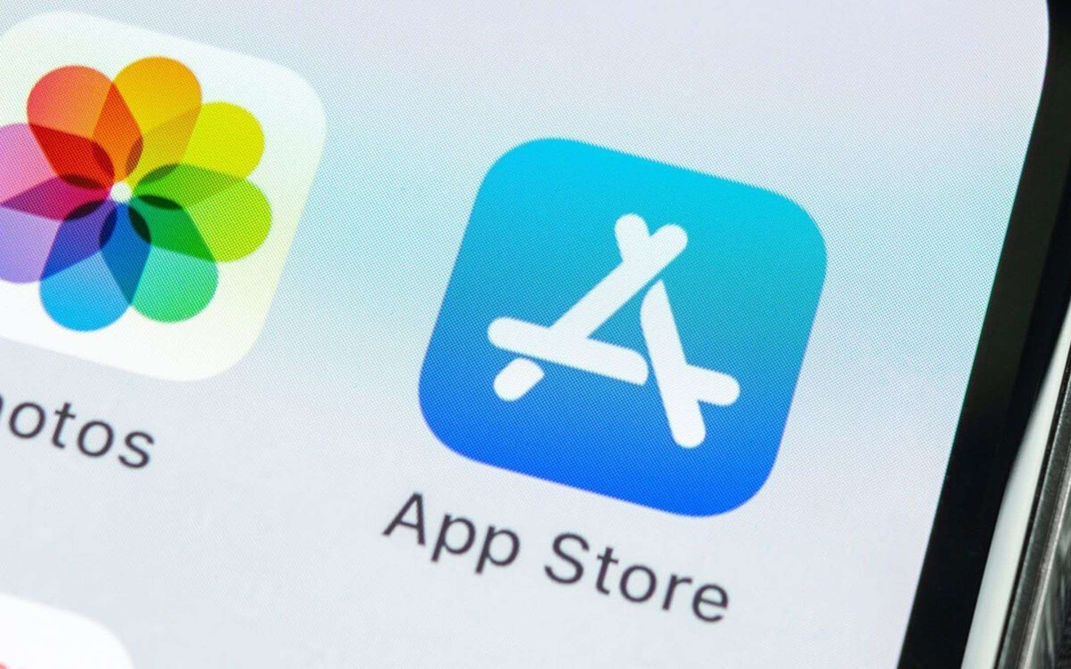 App Store, ecco la novità che fa arrabbiare WhatsApp