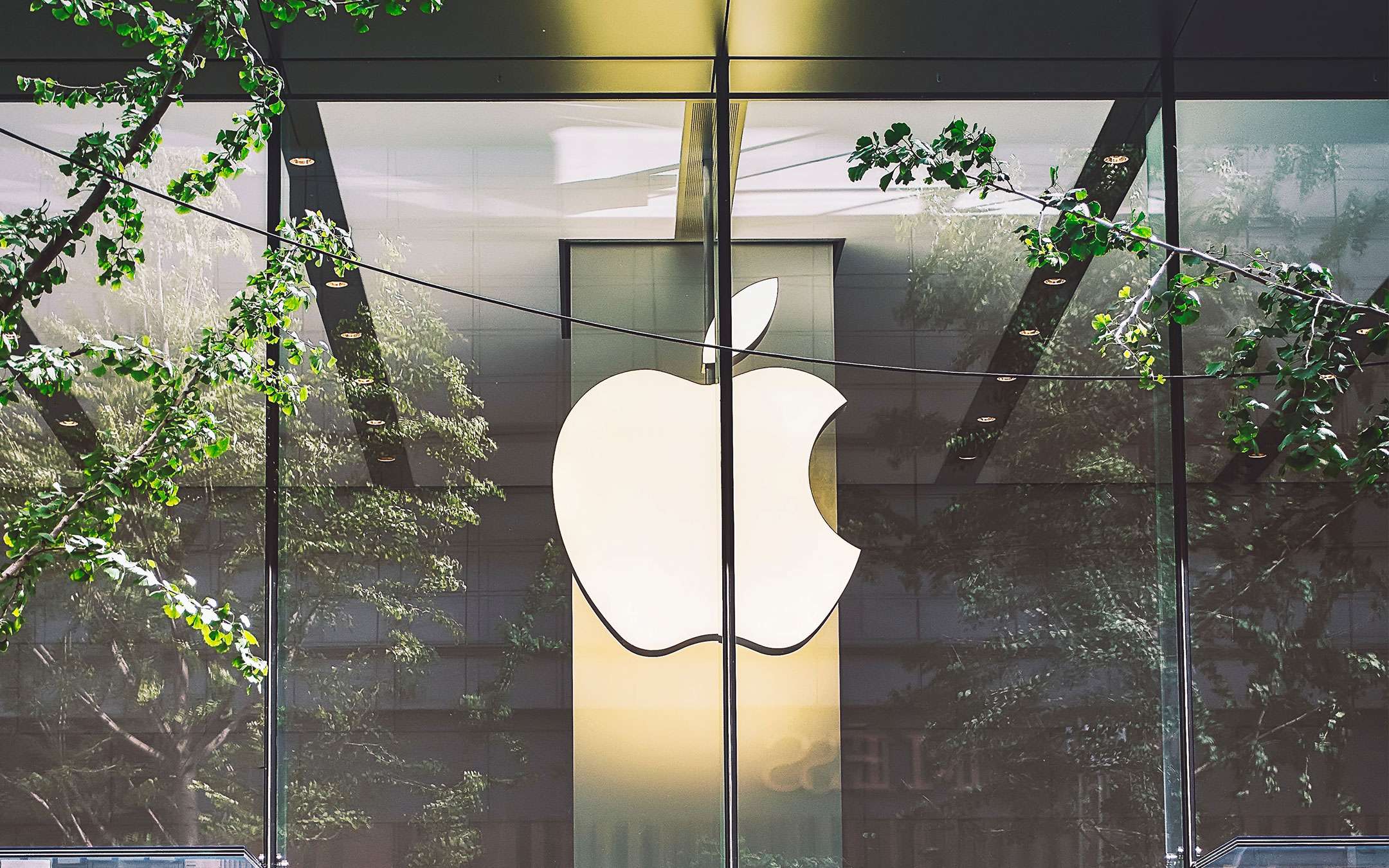 Apple iPhone: nessun limite agli acquisti online