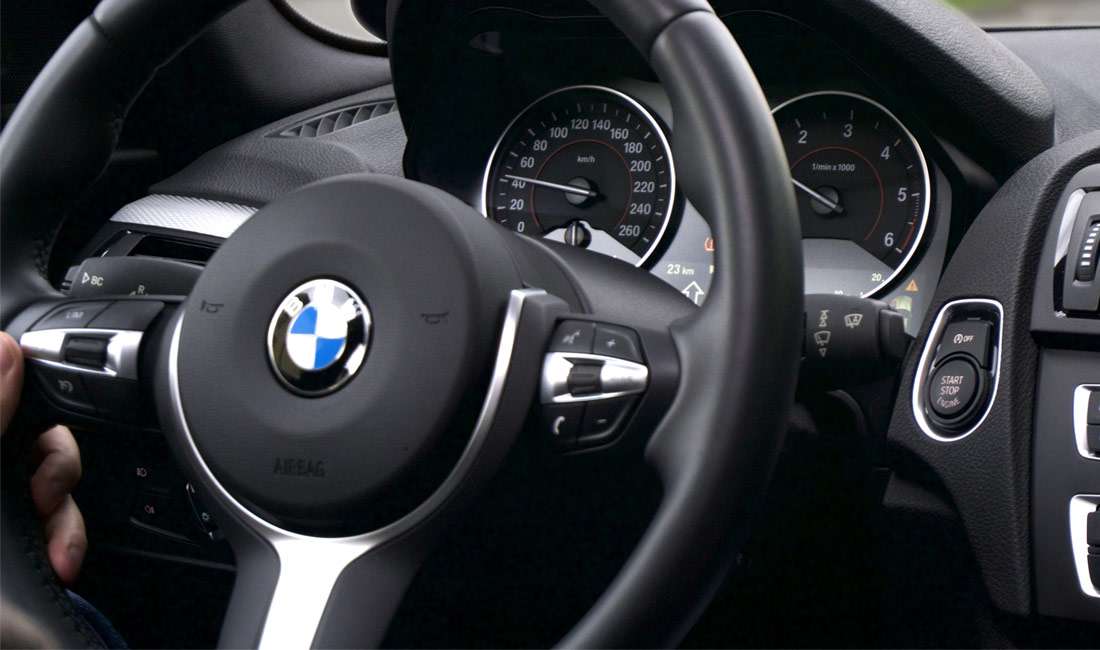 Il volante di BMW che si trasforma per le self-driving car