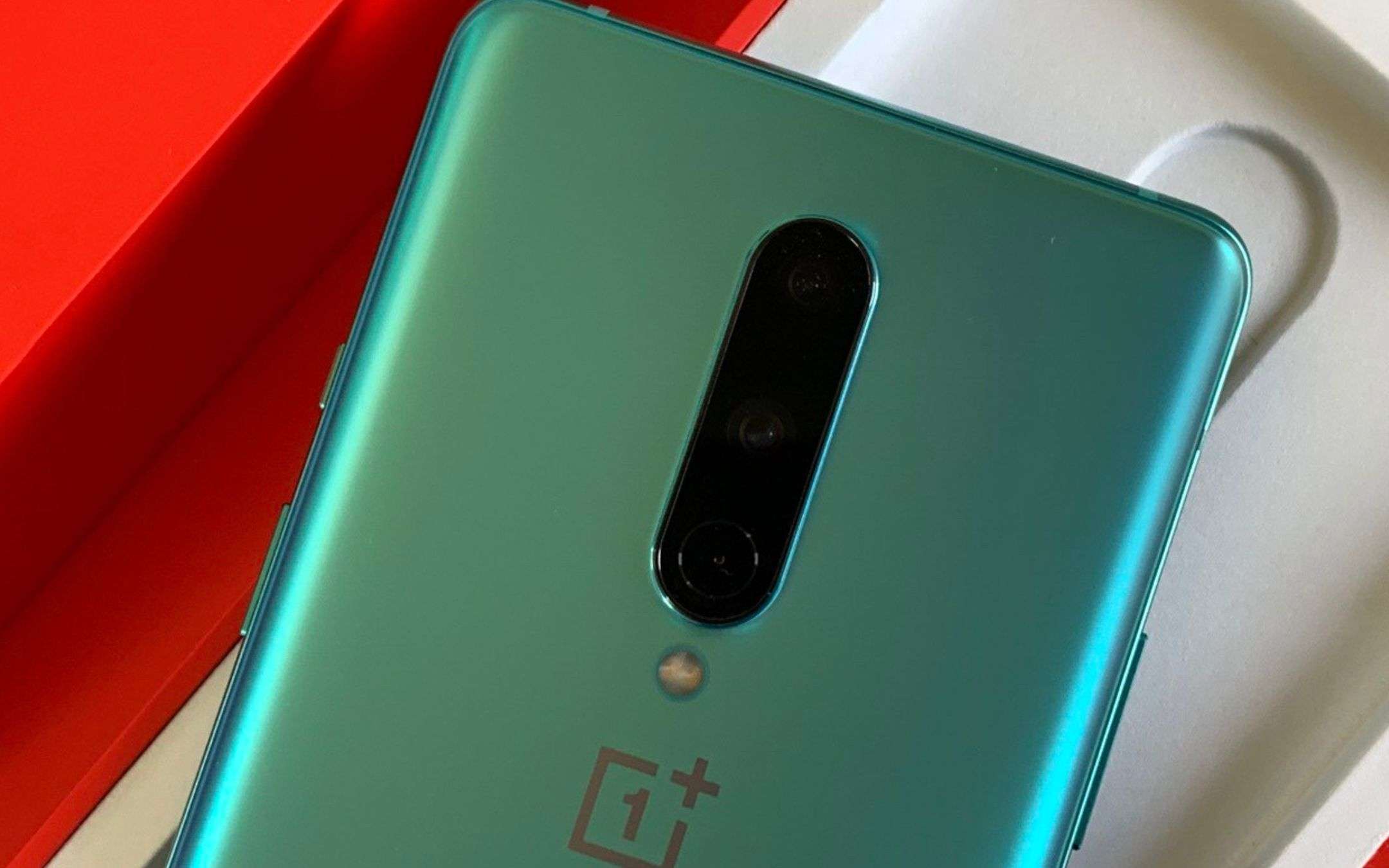 OnePlus 8: il nostro unboxing del top compatto