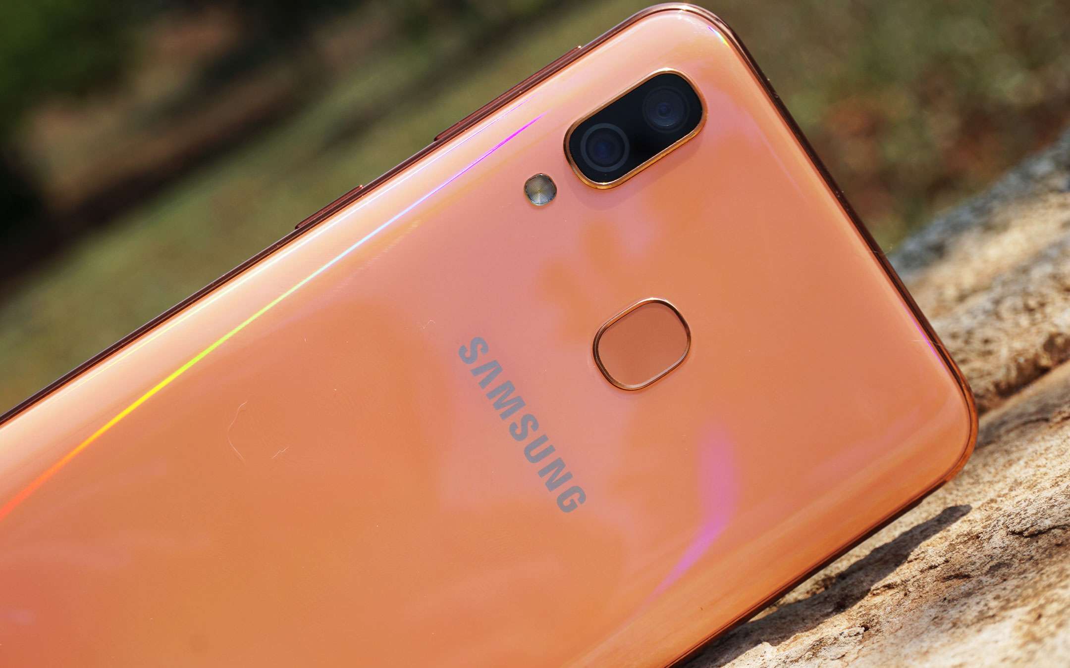 Samsung Galaxy A40 è in sconto del 30% su eBay