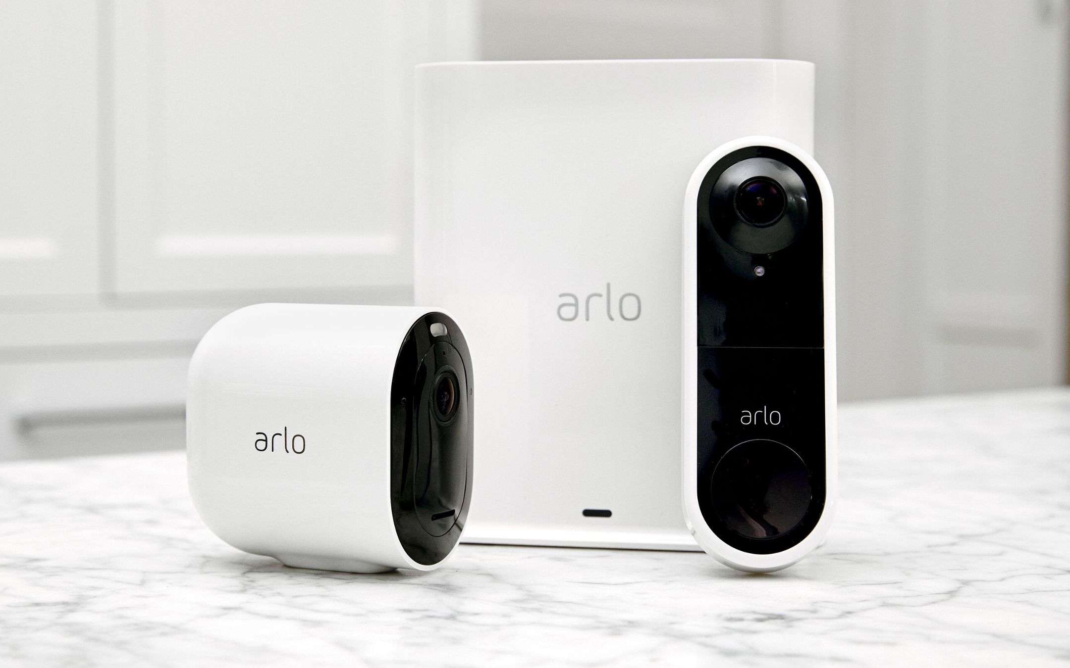 Arlo lancia il videocitofono smart che ti telefona