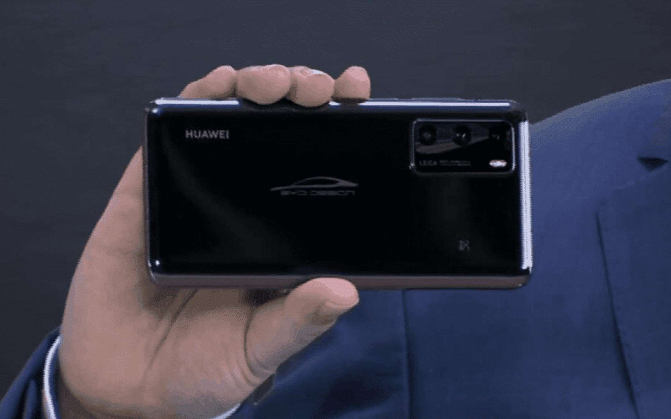 Huawei P40 BYD Han: il telefono per auto connesse