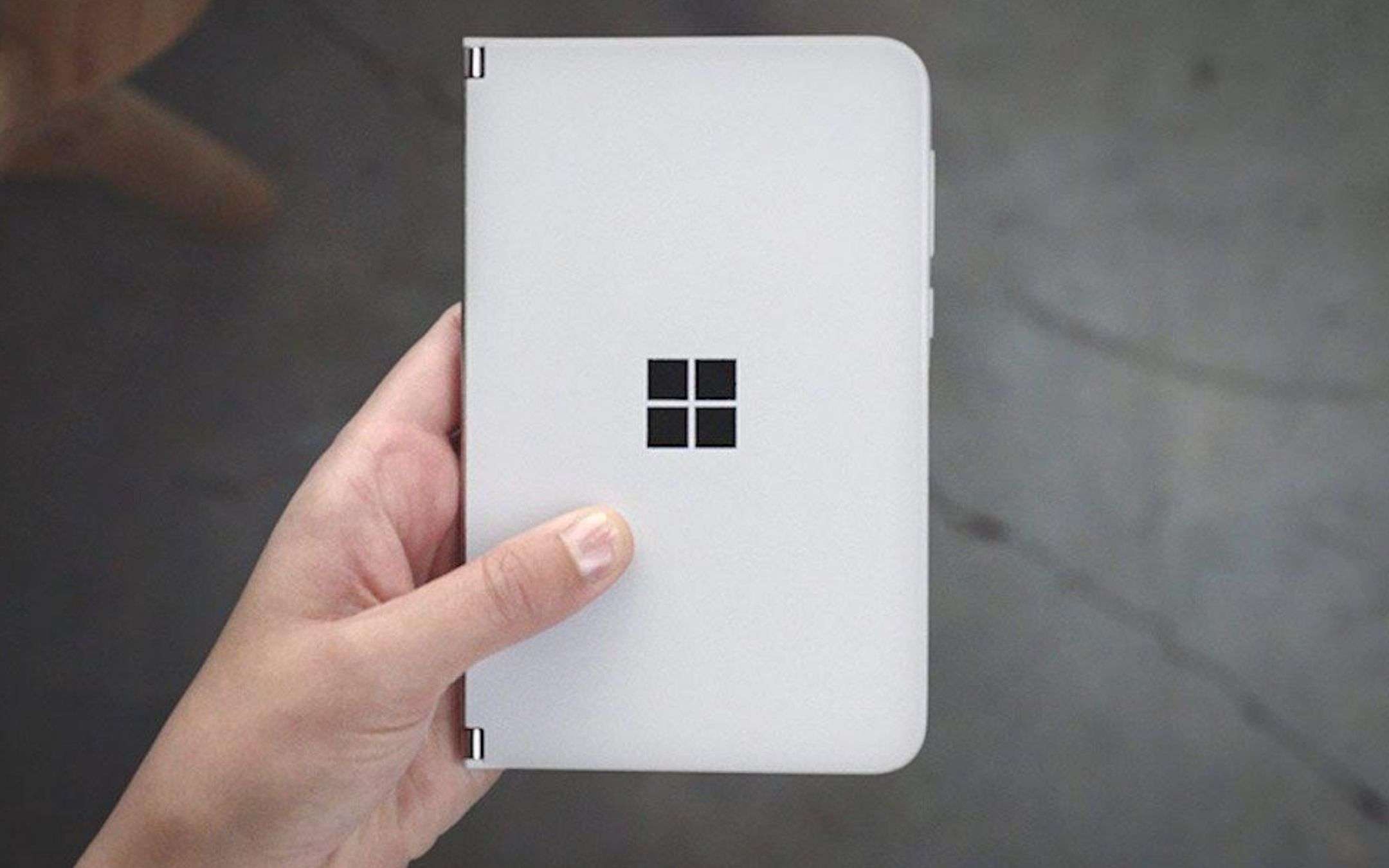 Surface Duo: il tenerissimo teaser ufficiale