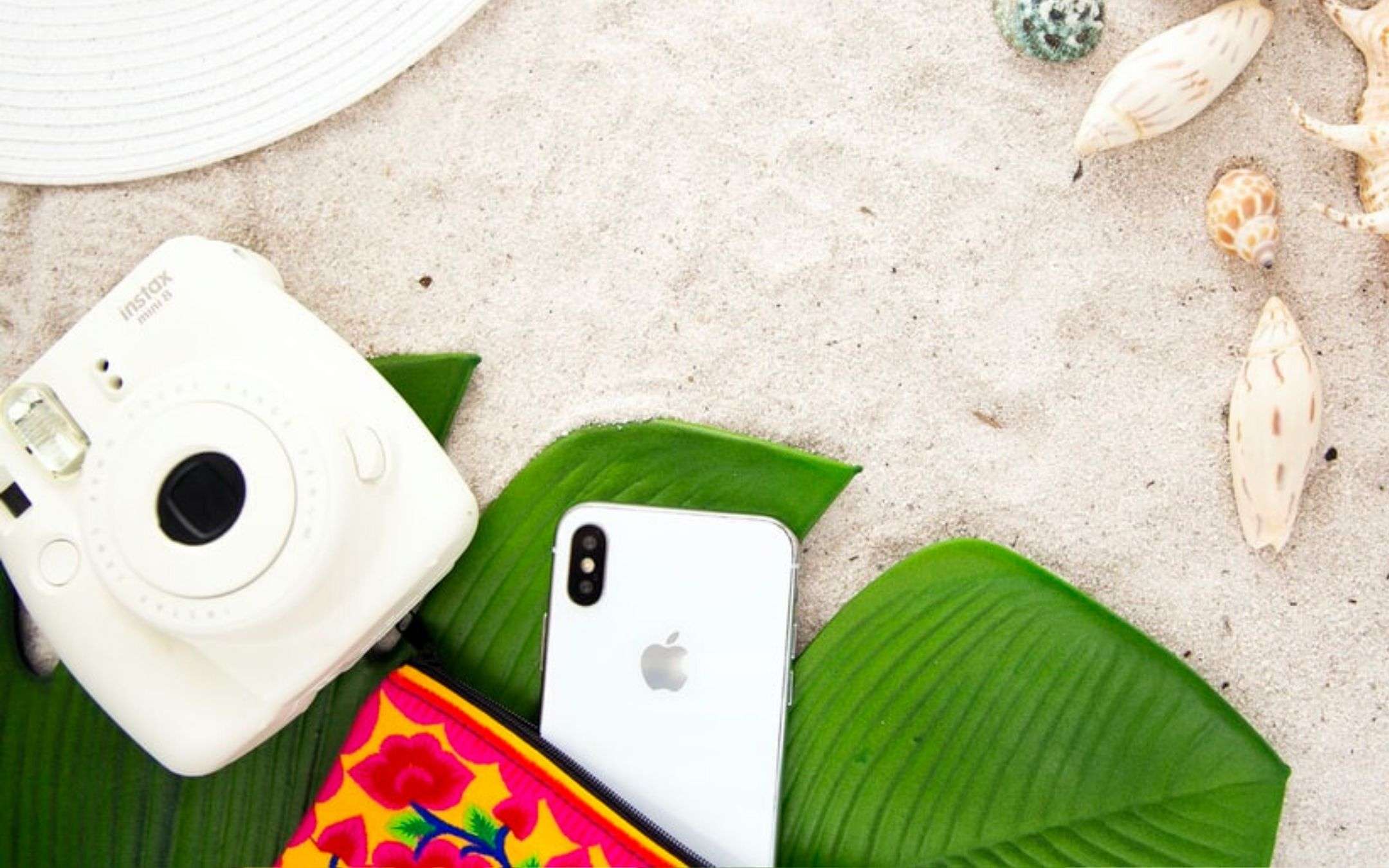 Smartphone a mare: proteggilo con 5€, ecco come Smartphone a mare: proteggilo con 5€, ecco come