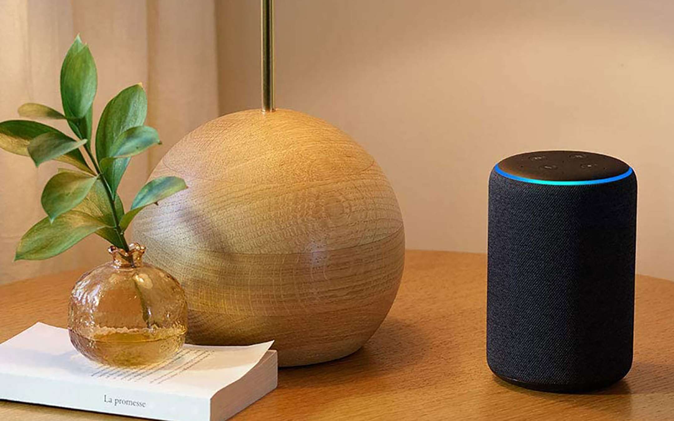 Amazon Echo Plus con il 40% di sconto e omaggio Amazon Echo Plus con il 40% di sconto e omaggio