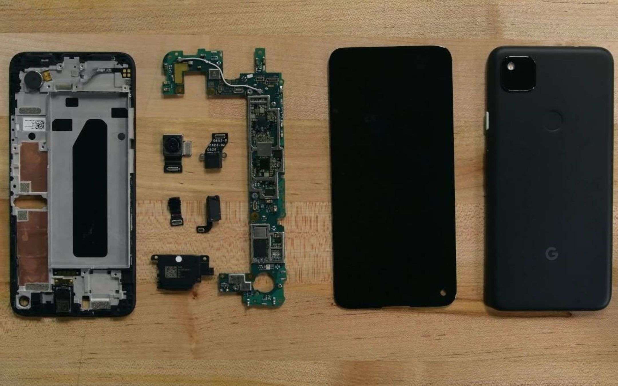 Google Pixel 4a: lo smontaggio rivela dei segreti Google Pixel 4a: lo smontaggio rivela dei segreti