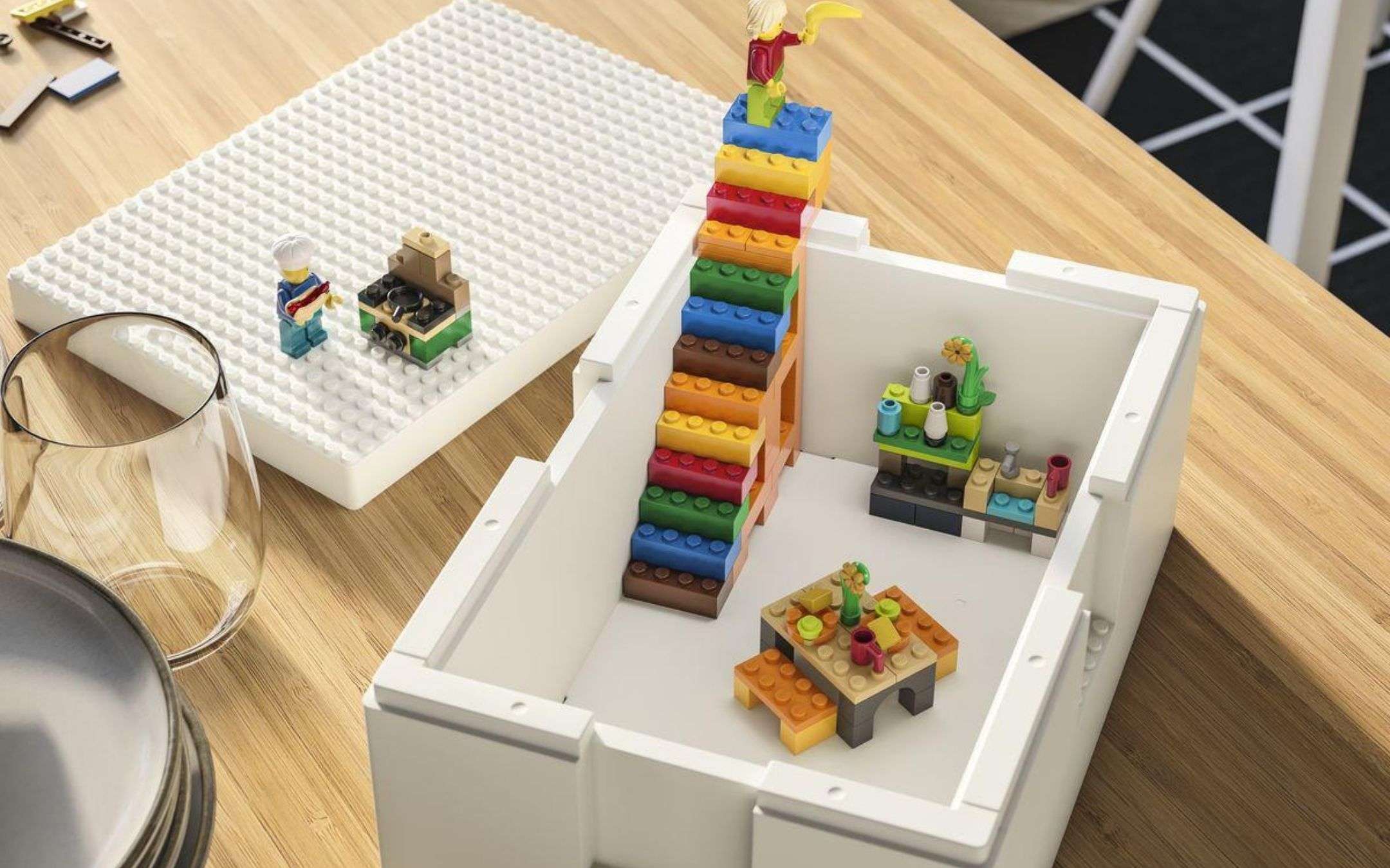 Lego e Ikea: le scatole portaoggetti dei sogni Lego e Ikea: le scatole portaoggetti dei sogni