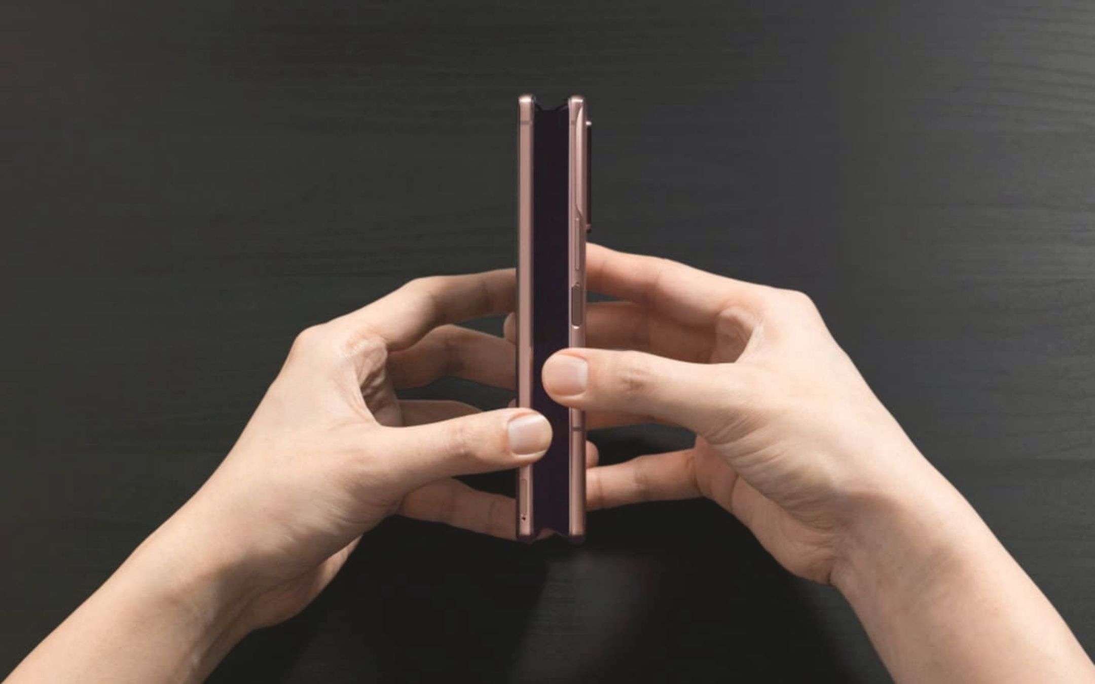 Samsung Galaxy Z Fold 2: ecco la modalità ‘’Flex’’