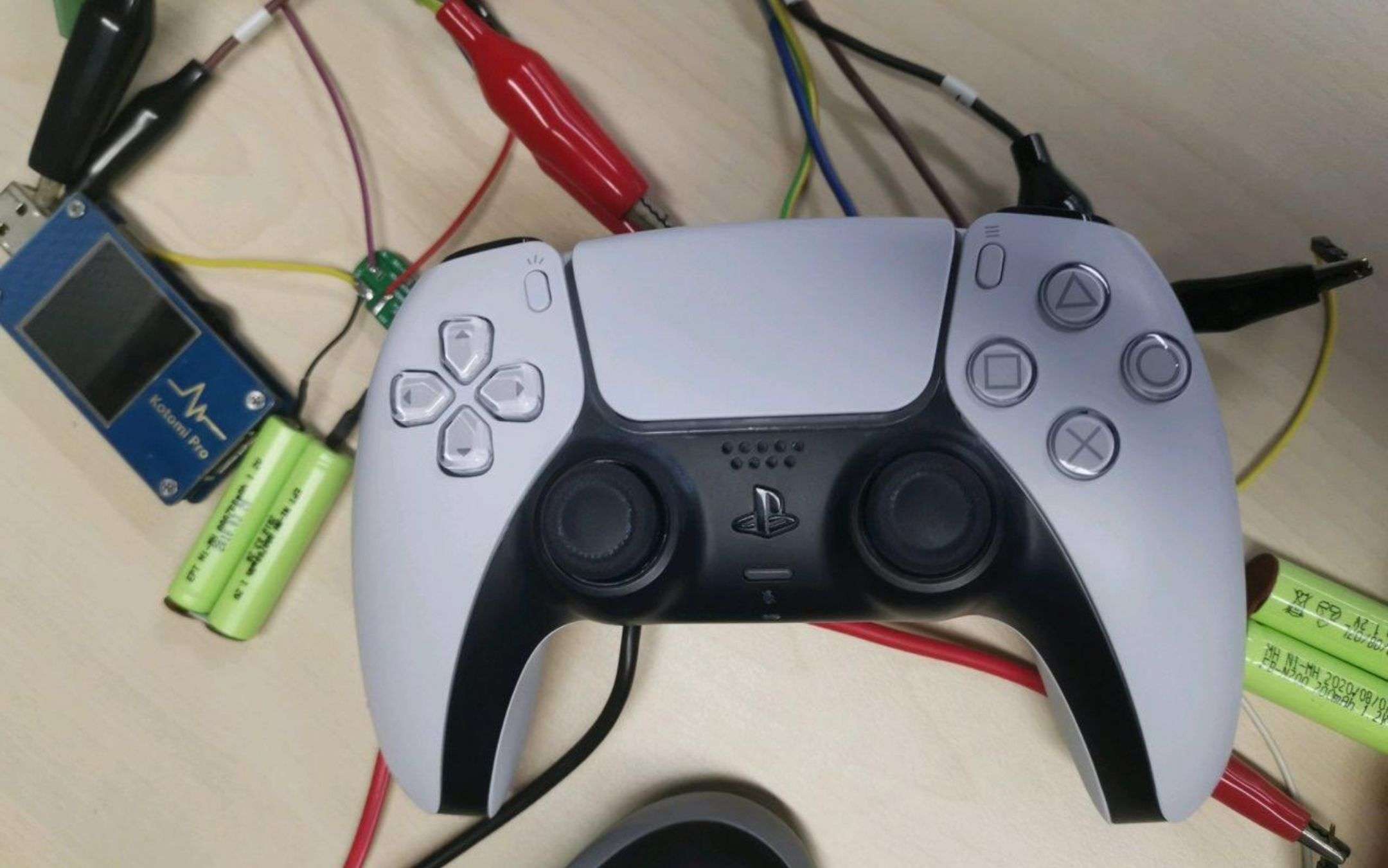 PS5: DualSense con più autonomia del DualShock 4?