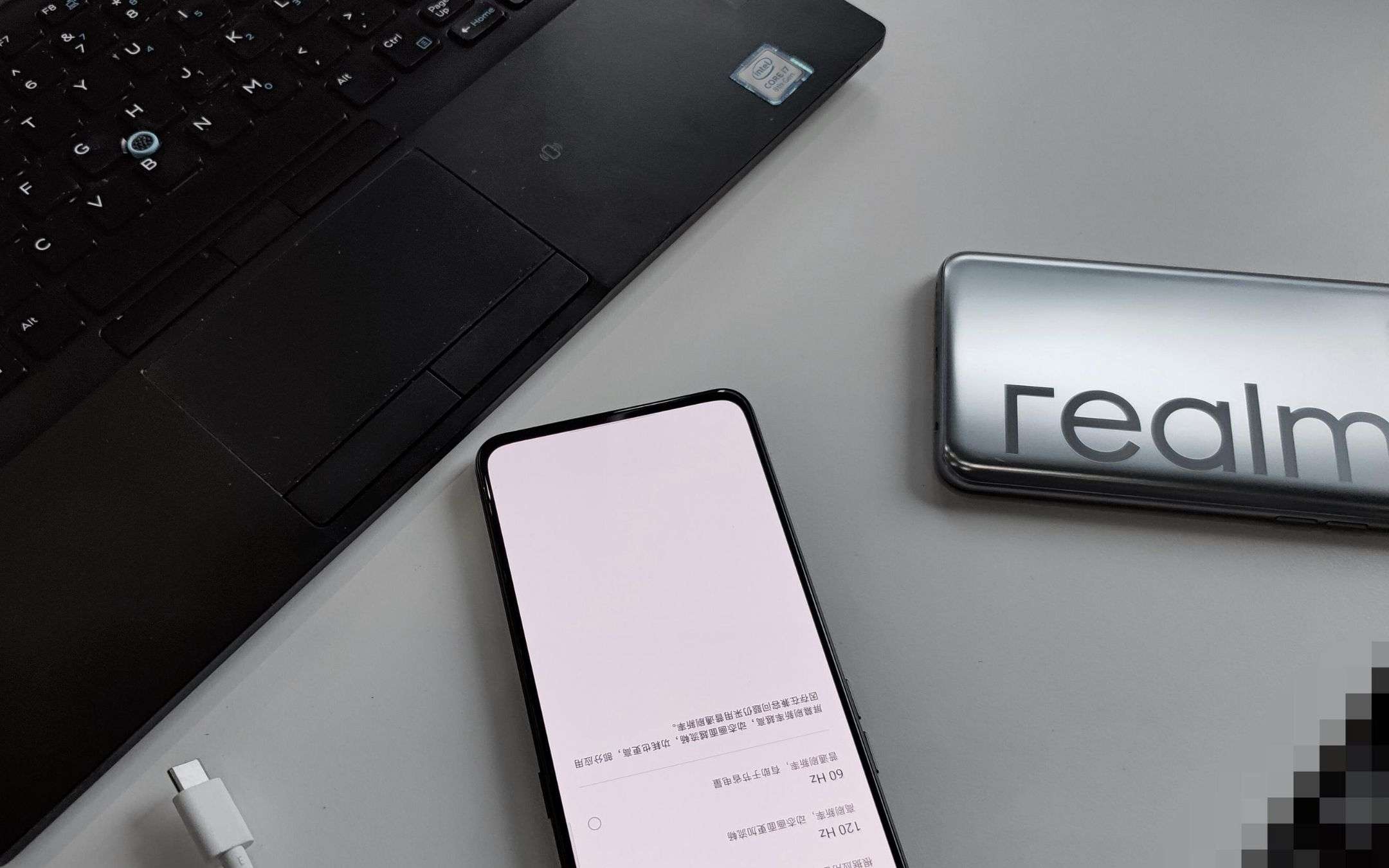 Realme X3 Pro: confermato il display a 120 Hz Realme X3 Pro: confermato il display a 120 Hz