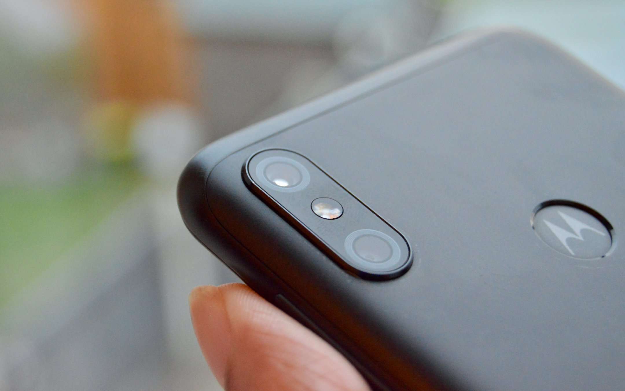 Moto E7 Plus: lo smartphone non ha più segreti