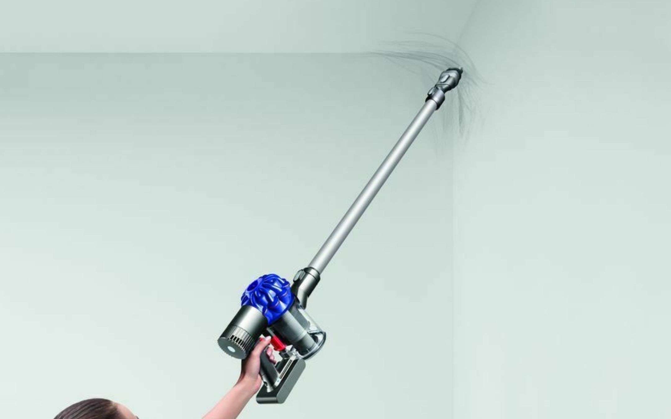 Dyson V6 a 149€: super sconti, solo su eBay Dyson V6 a 149€: super sconti, solo su eBay