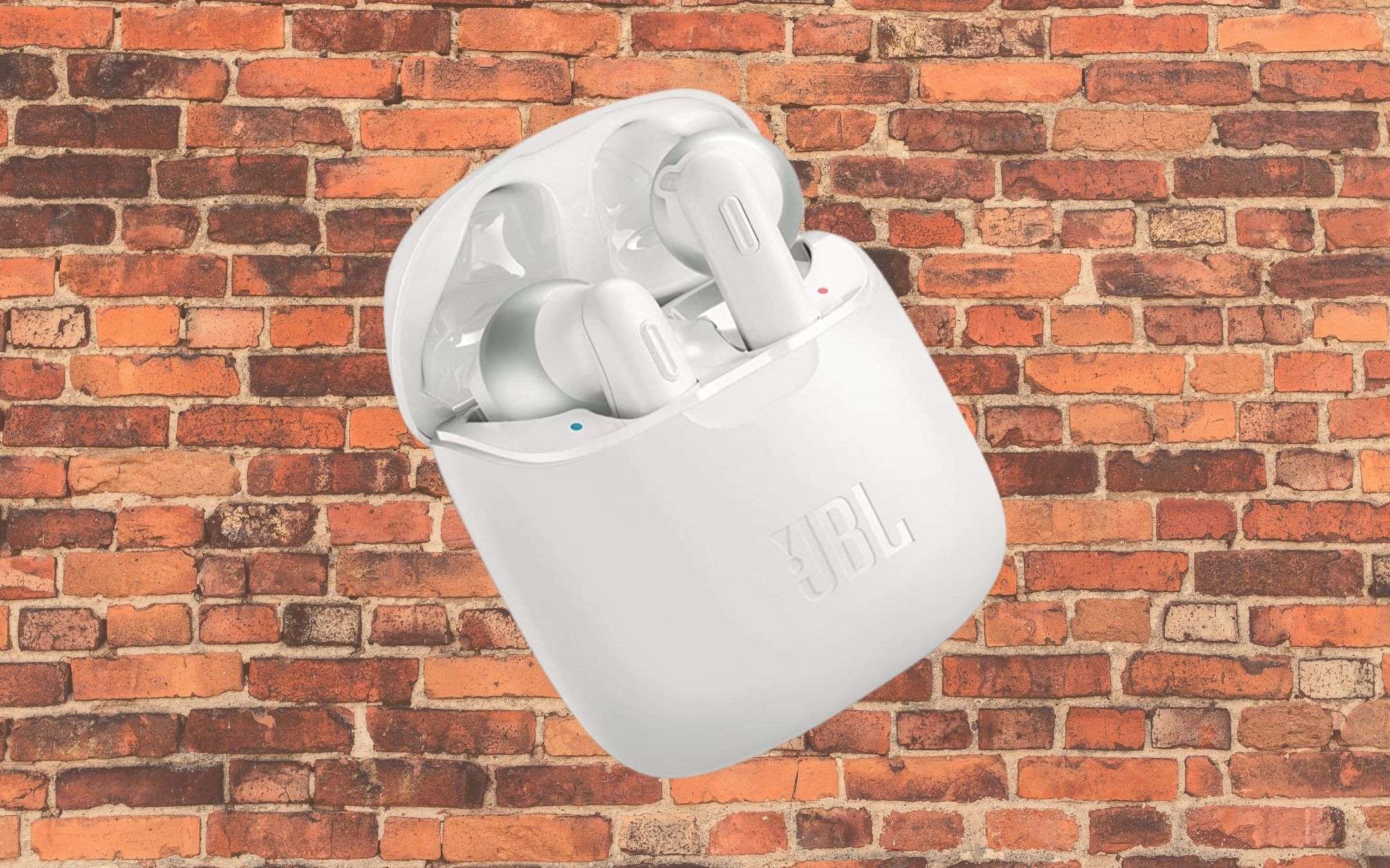 JBL TUNE 220TWS: con 2 sconti ti costano solo 66€ JBL TUNE 220TWS: con 2 sconti ti costano solo 66€