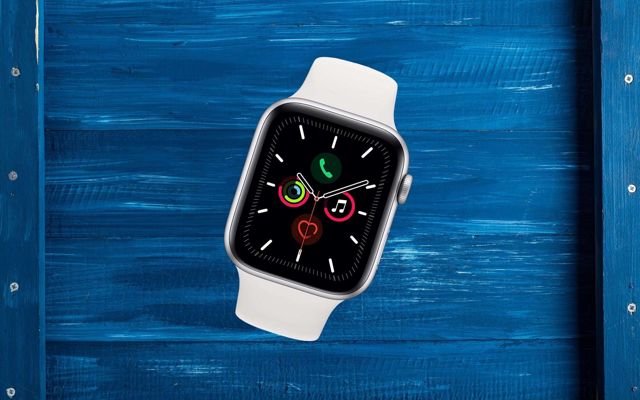 Apple Watch 5 con 70€ di sconto: affari Amazon