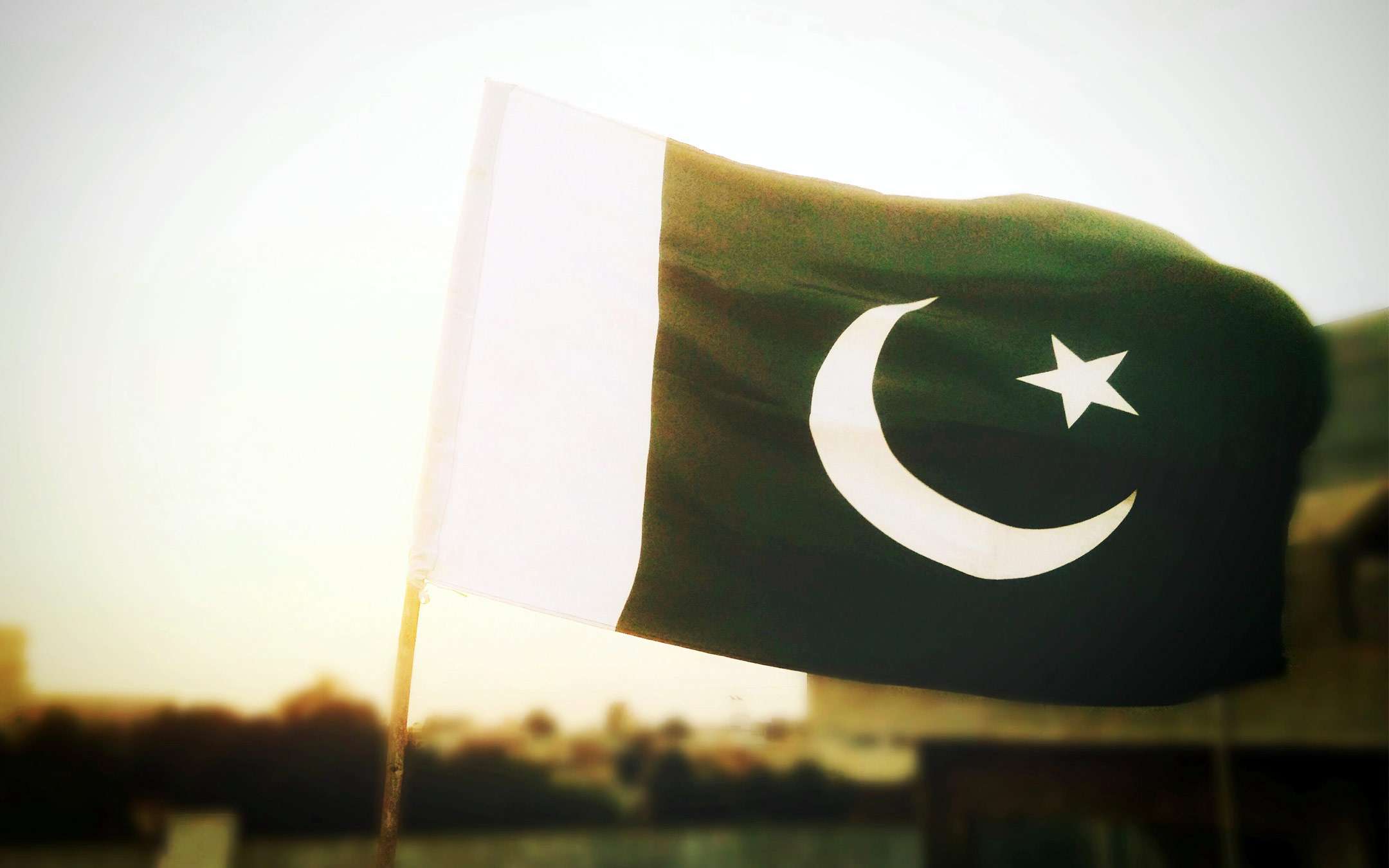 Tinder e Grindr bloccati in Pakistan: immorali