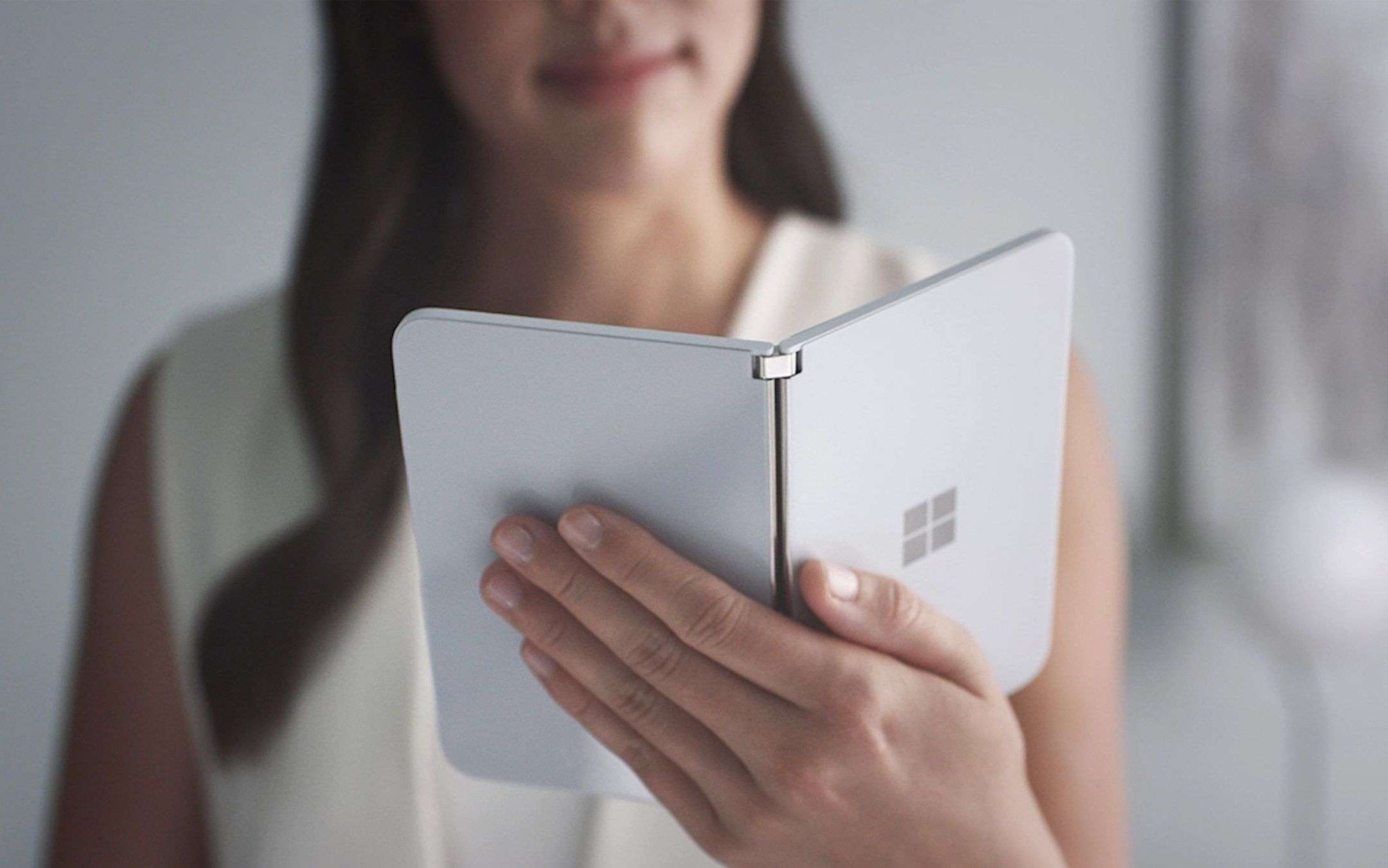 Surface Duo: sottile, certo, forse un po' troppo Surface Duo: sottile, certo, forse un po' troppo
