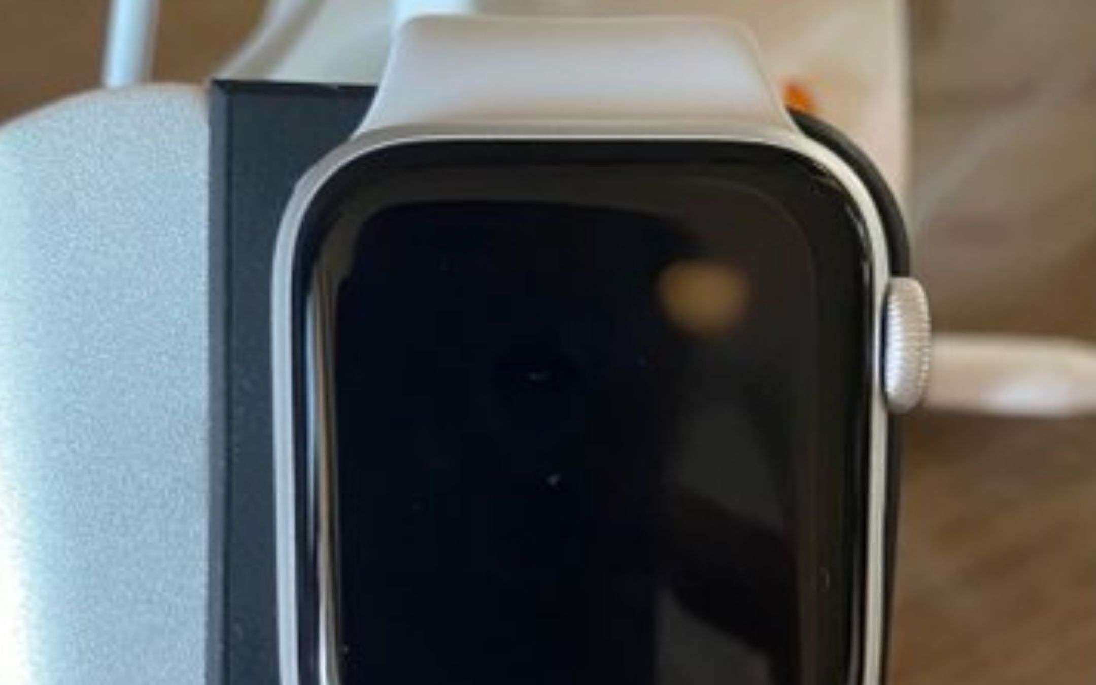 Apple Watch SE: surriscaldamenti inquietanti