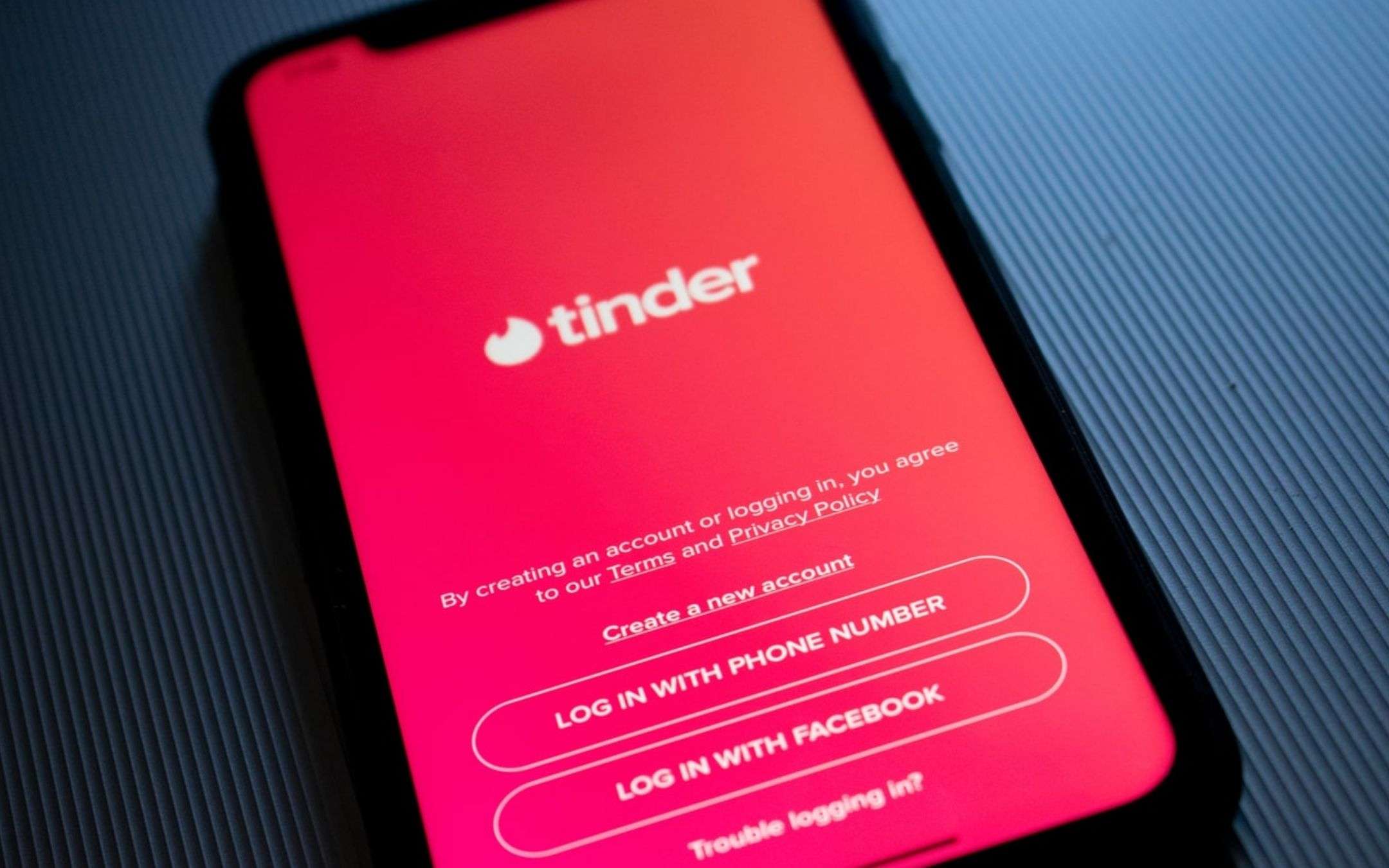 Tinder schiaccia Facebook Dating con questa novità