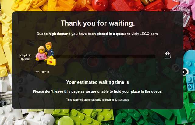 In coda per entrare sul sito LEGO