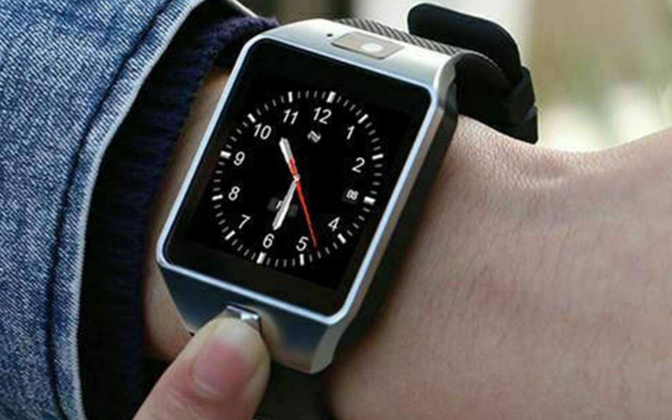 Smartwatch con SIM e fotocamera: solo 7€ su