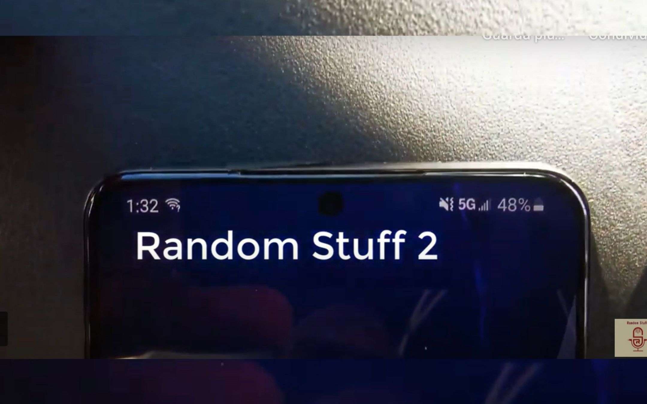 Samsung Galaxy S21 Plus compare in un VIDEO reale! Samsung Galaxy S21 Plus compare in un VIDEO reale!