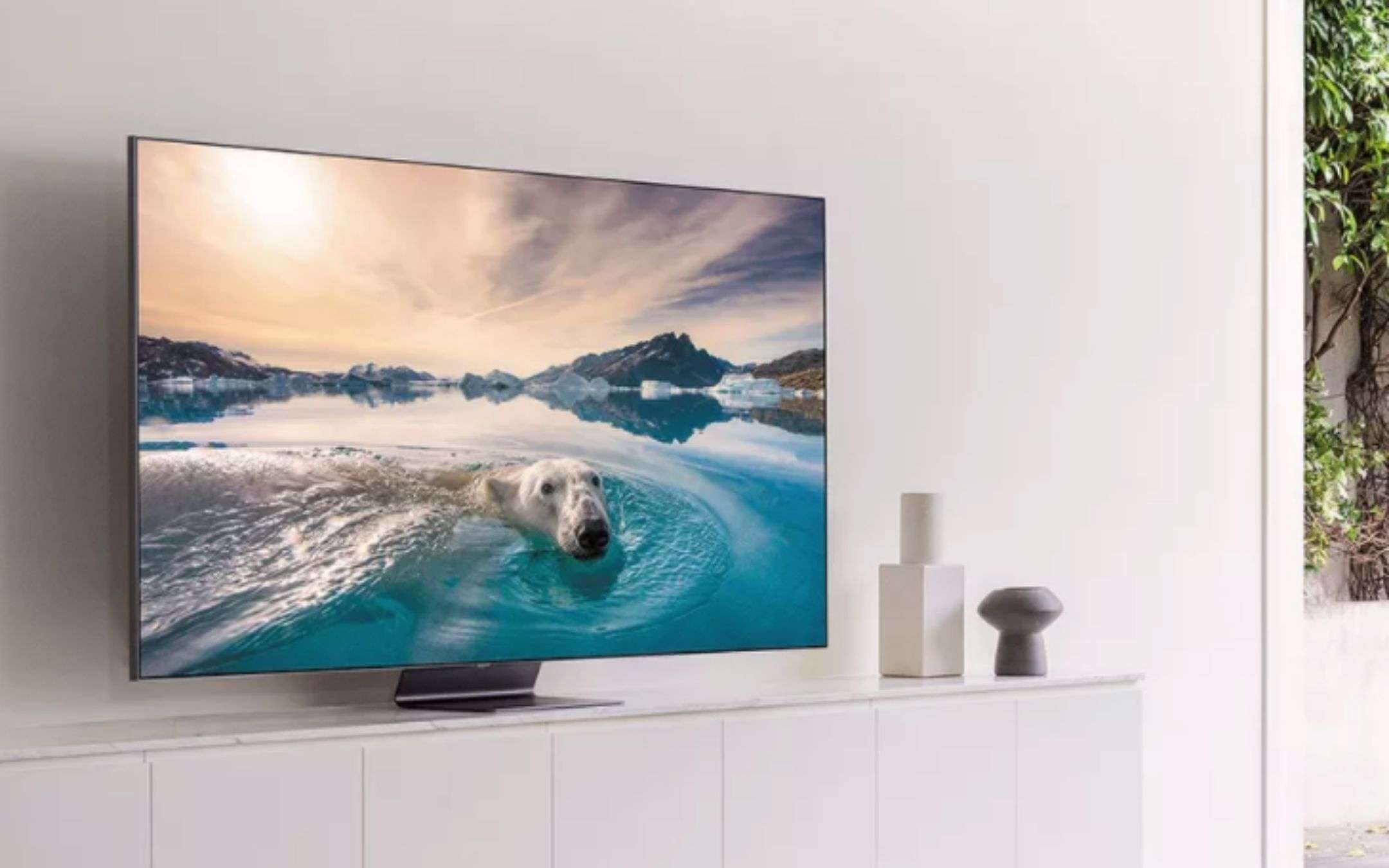 Samsung: i nuovi TV HDR10+ con Ambient Lightning Samsung: i nuovi TV HDR10+ con Ambient Lightning