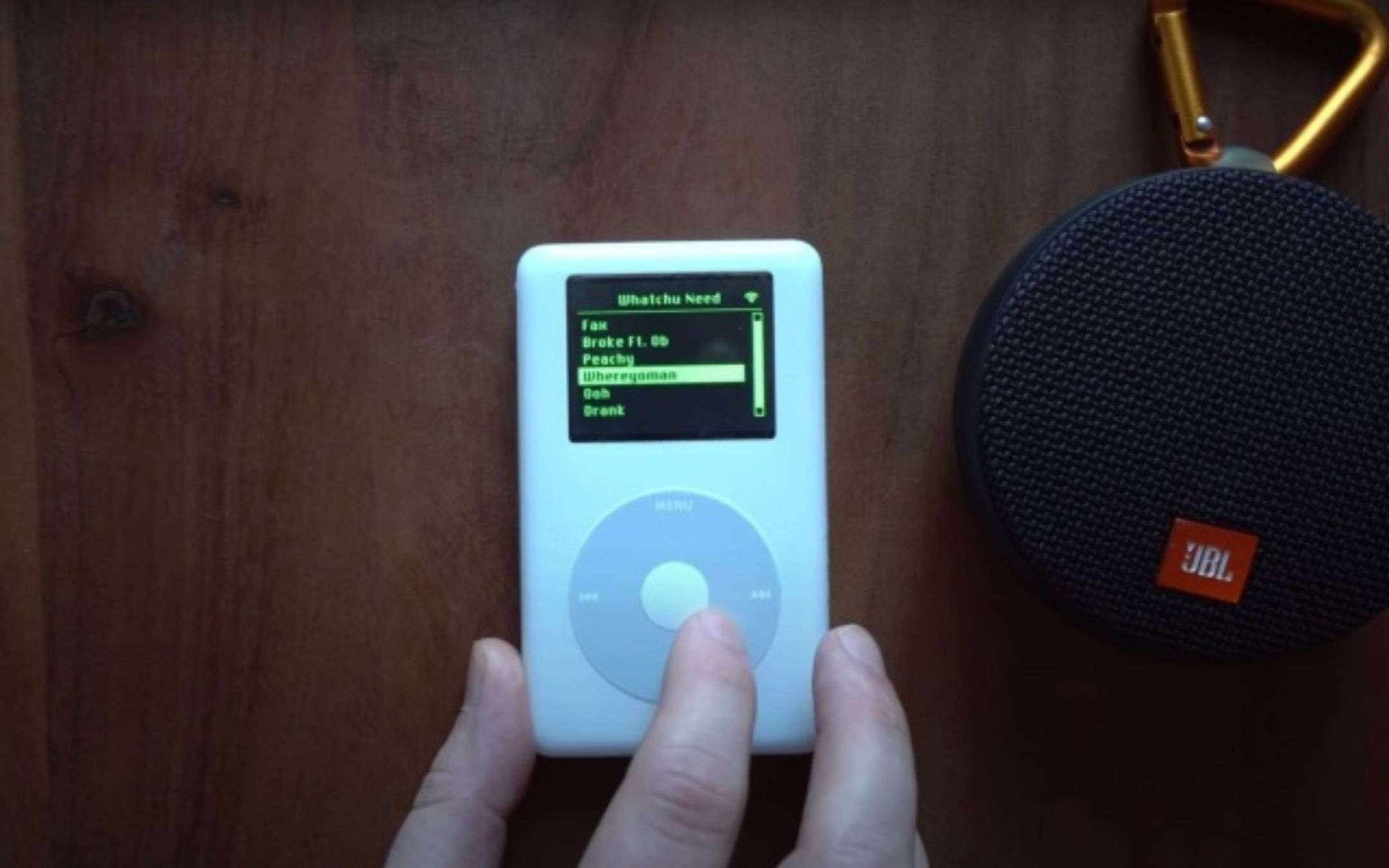 Ecco a voi sPot, l'iPod del 2004 con Spotify (VIDEO) Ecco a voi sPot, l'iPod del 2004 con Spotify (VIDEO)