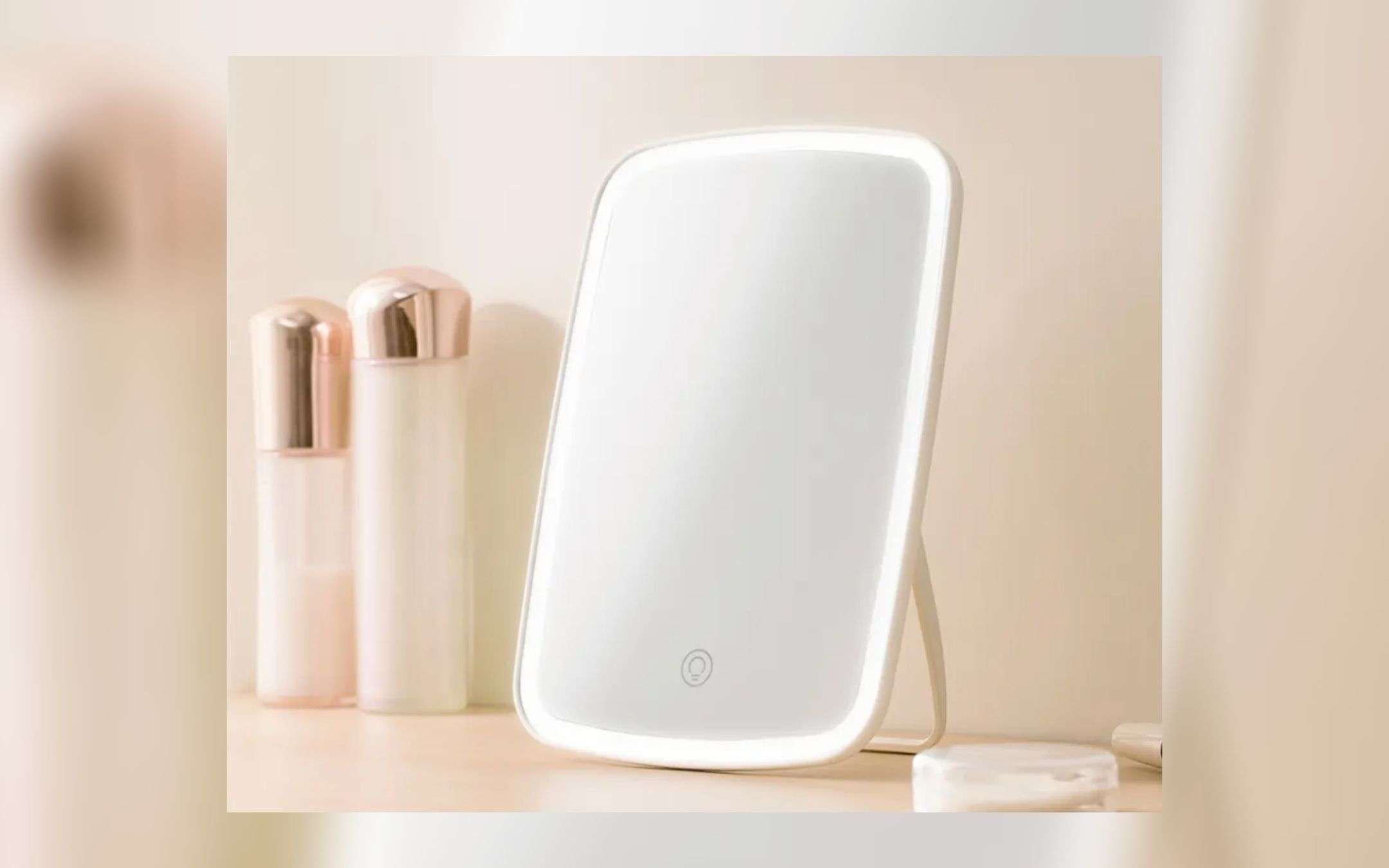 Xiaomi: specchio con potente illuminazione a prezzo WOW su Amazon