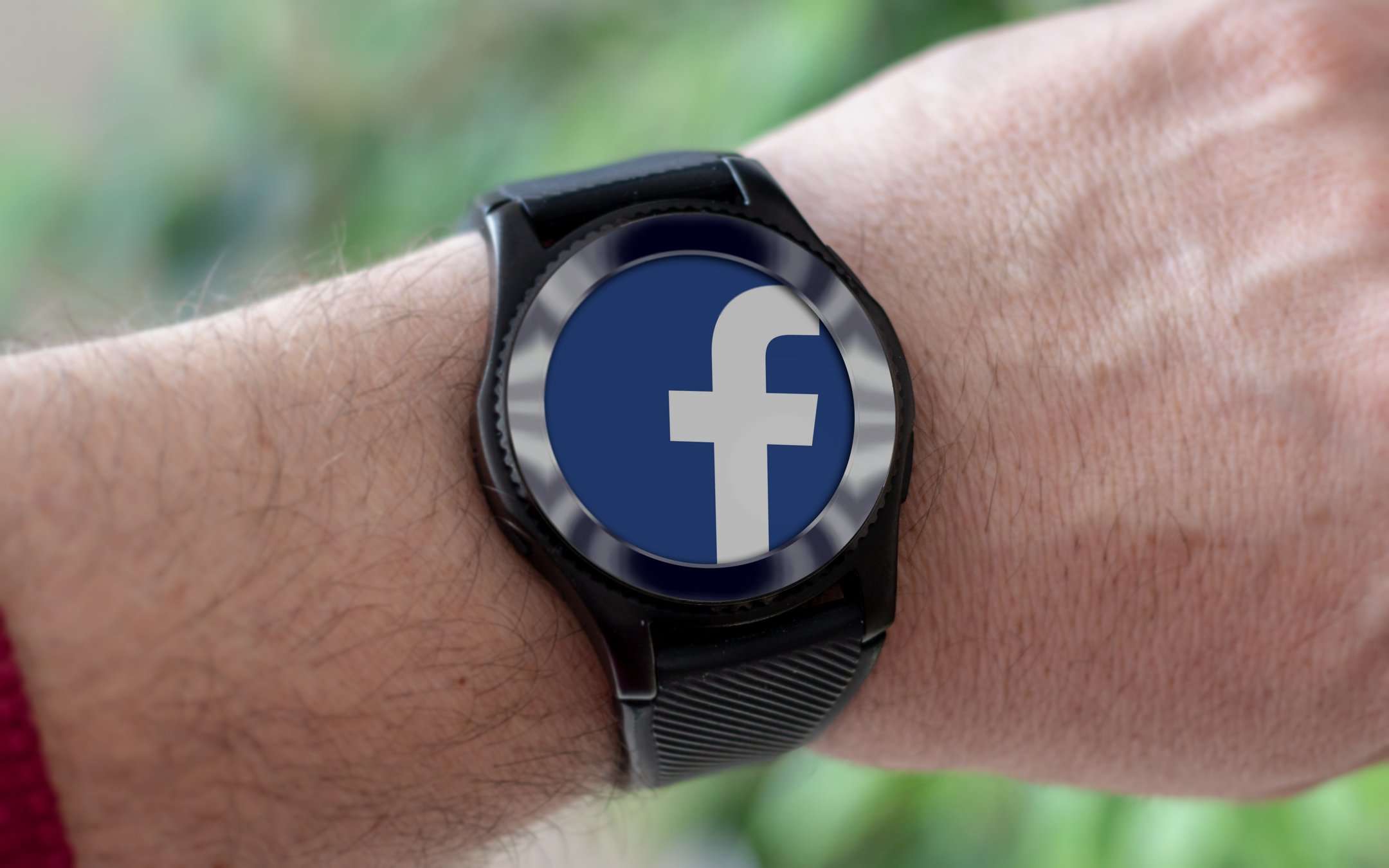 Anche Facebook avrà il proprio smartwatch Anche Facebook avrà il proprio smartwatch