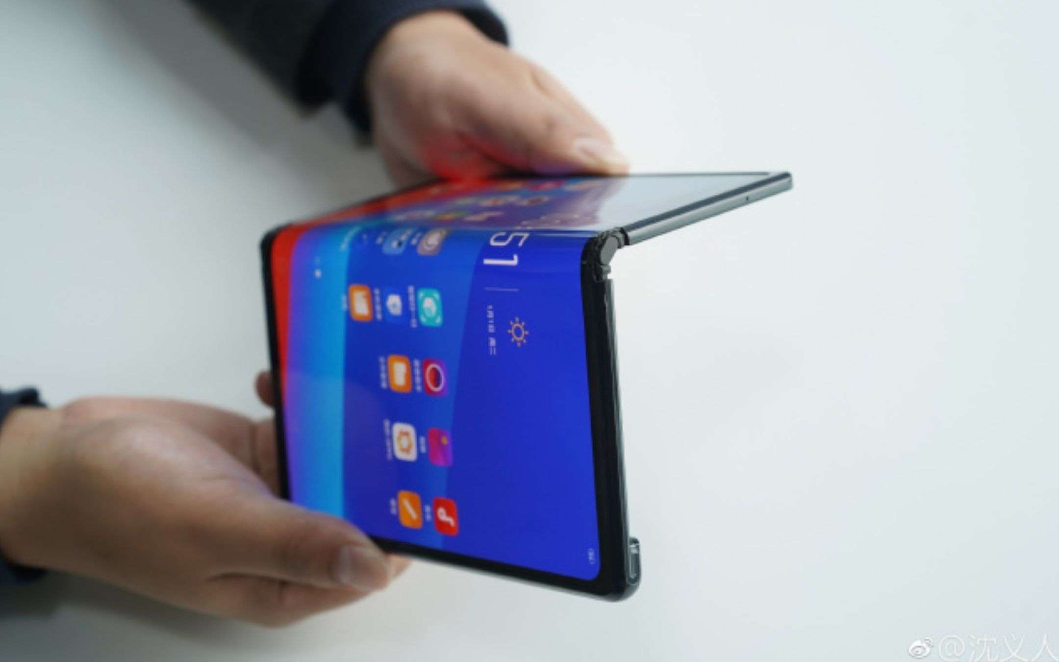 OPPO: il primo pieghevole è vicinissimo ormai OPPO: il primo pieghevole è vicinissimo ormai