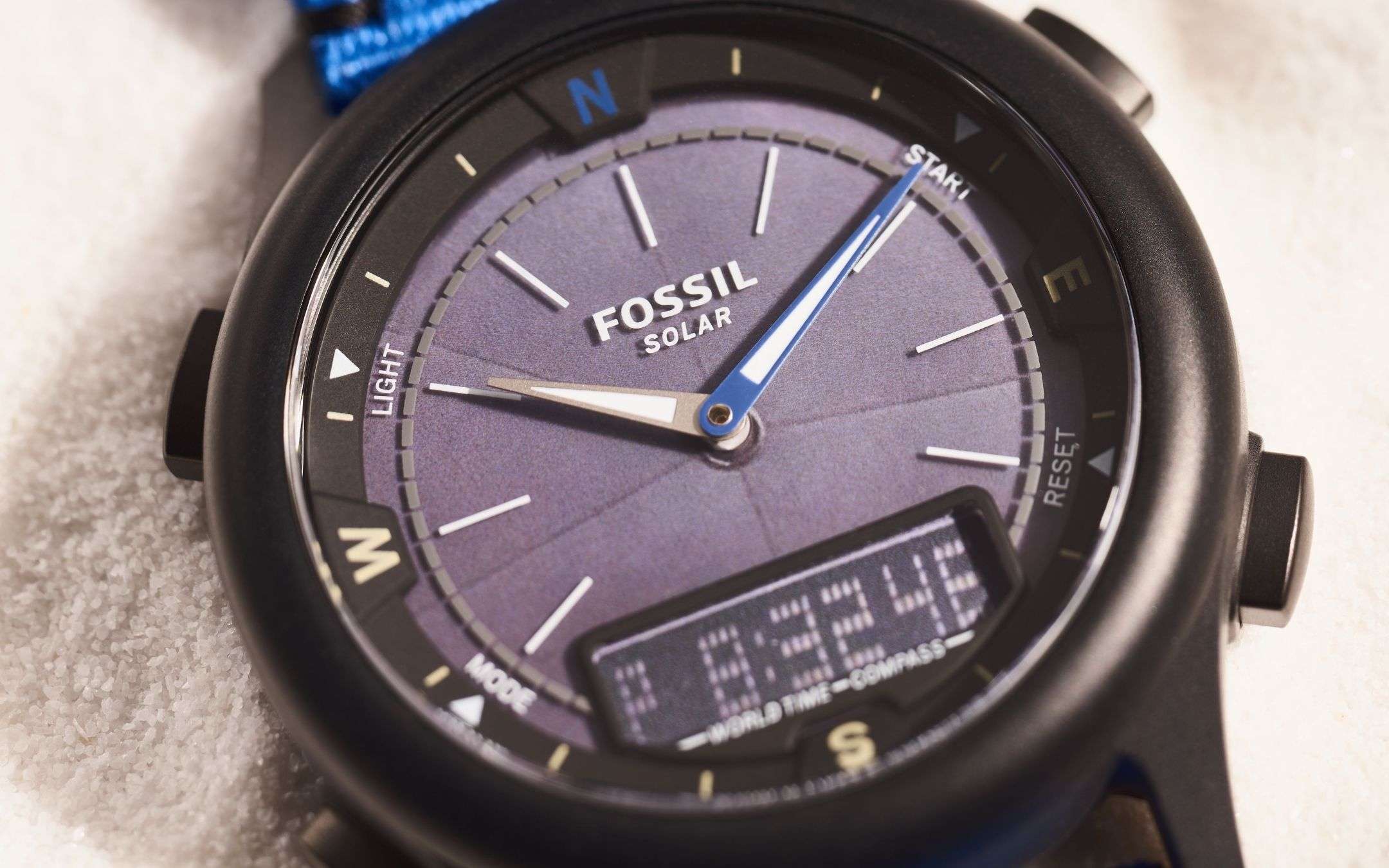 Fossil World Timer: l’orologio solare è bellissimo