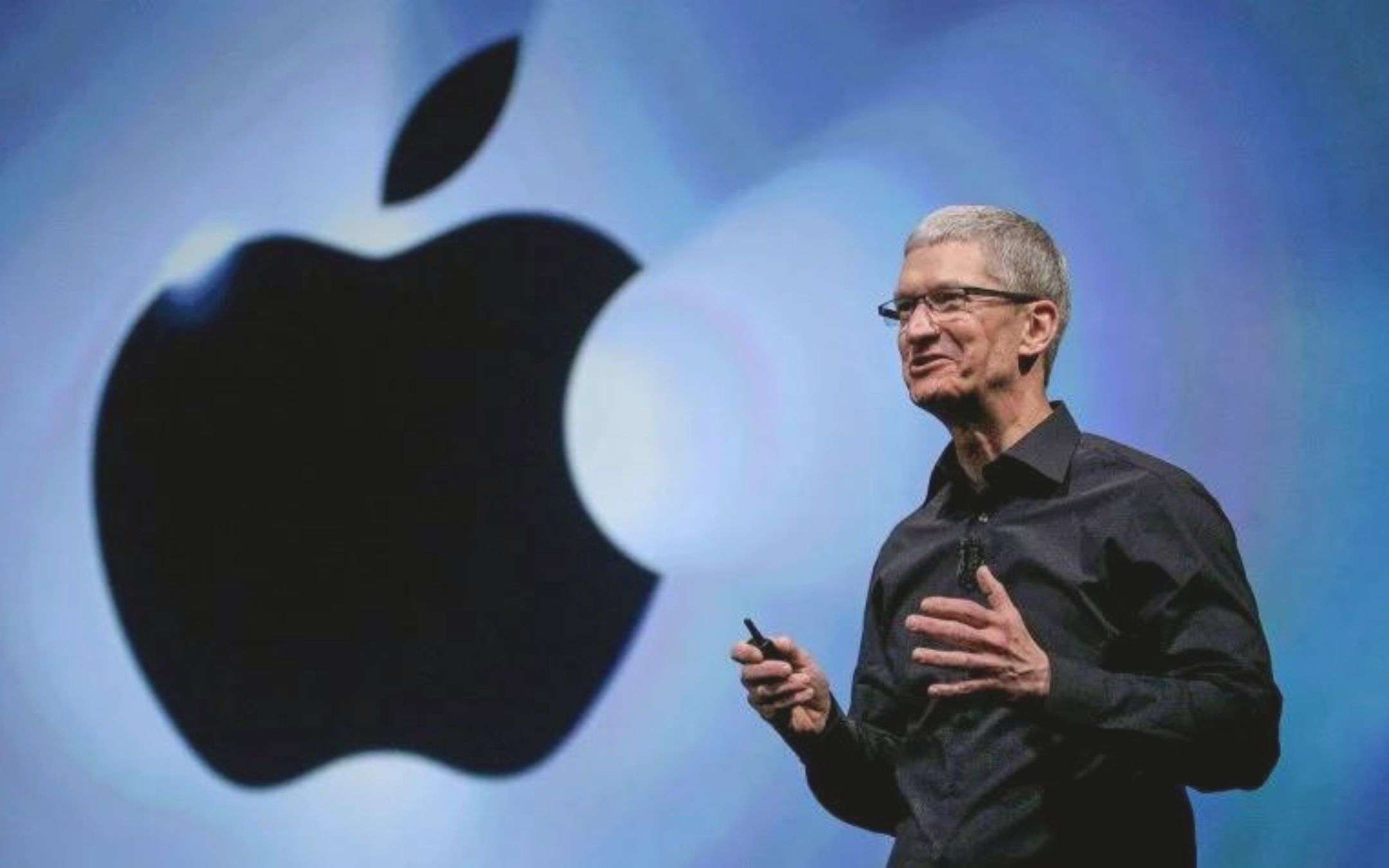 Tim Cook critica una funzionalità del Play Store Tim Cook critica una funzionalità del Play Store