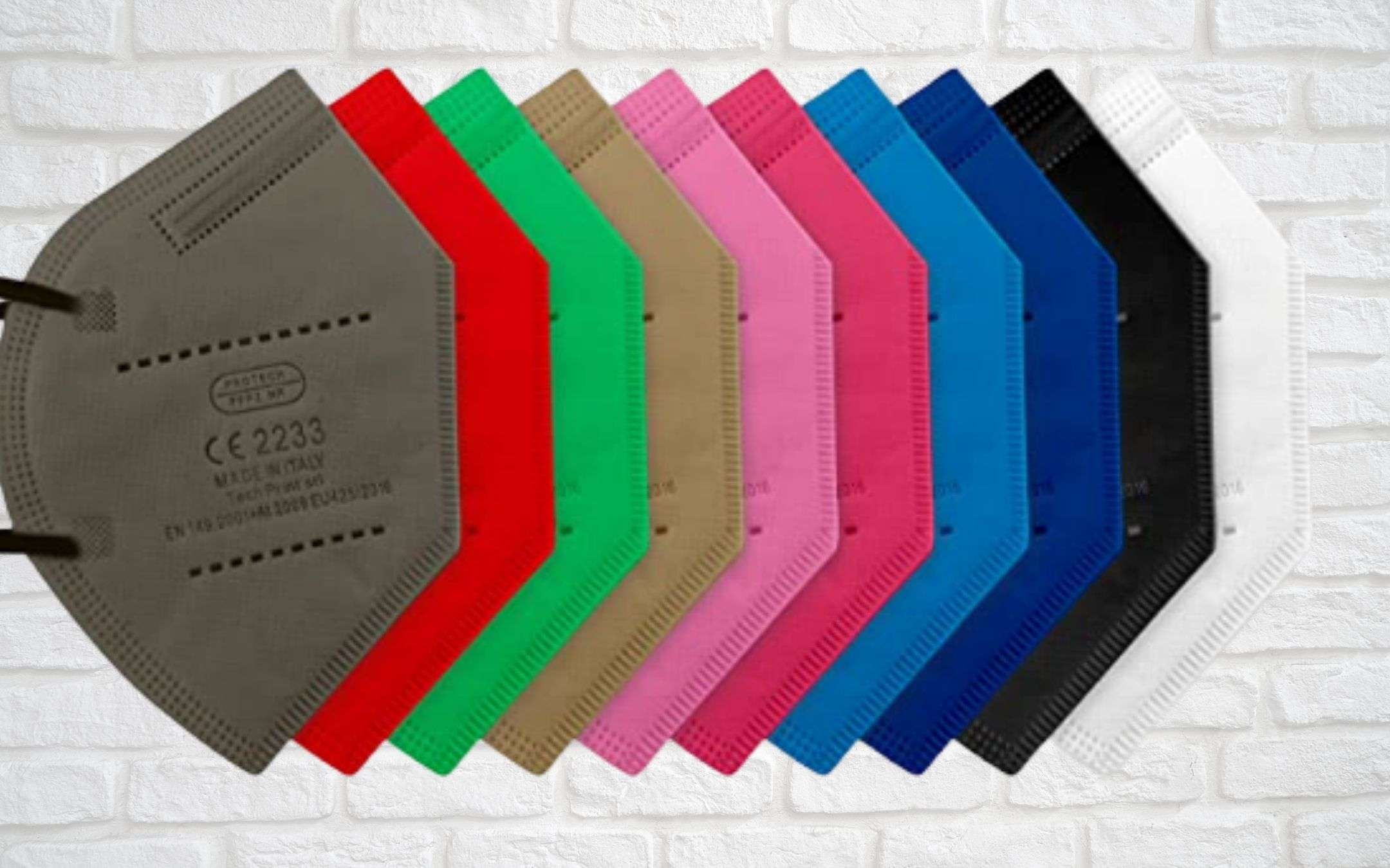 Protetto con stile: mascherine FFP2 CE colorate a 8€ (10pz) Protetto con stile: mascherine FFP2 CE colorate a 8€ (10pz)